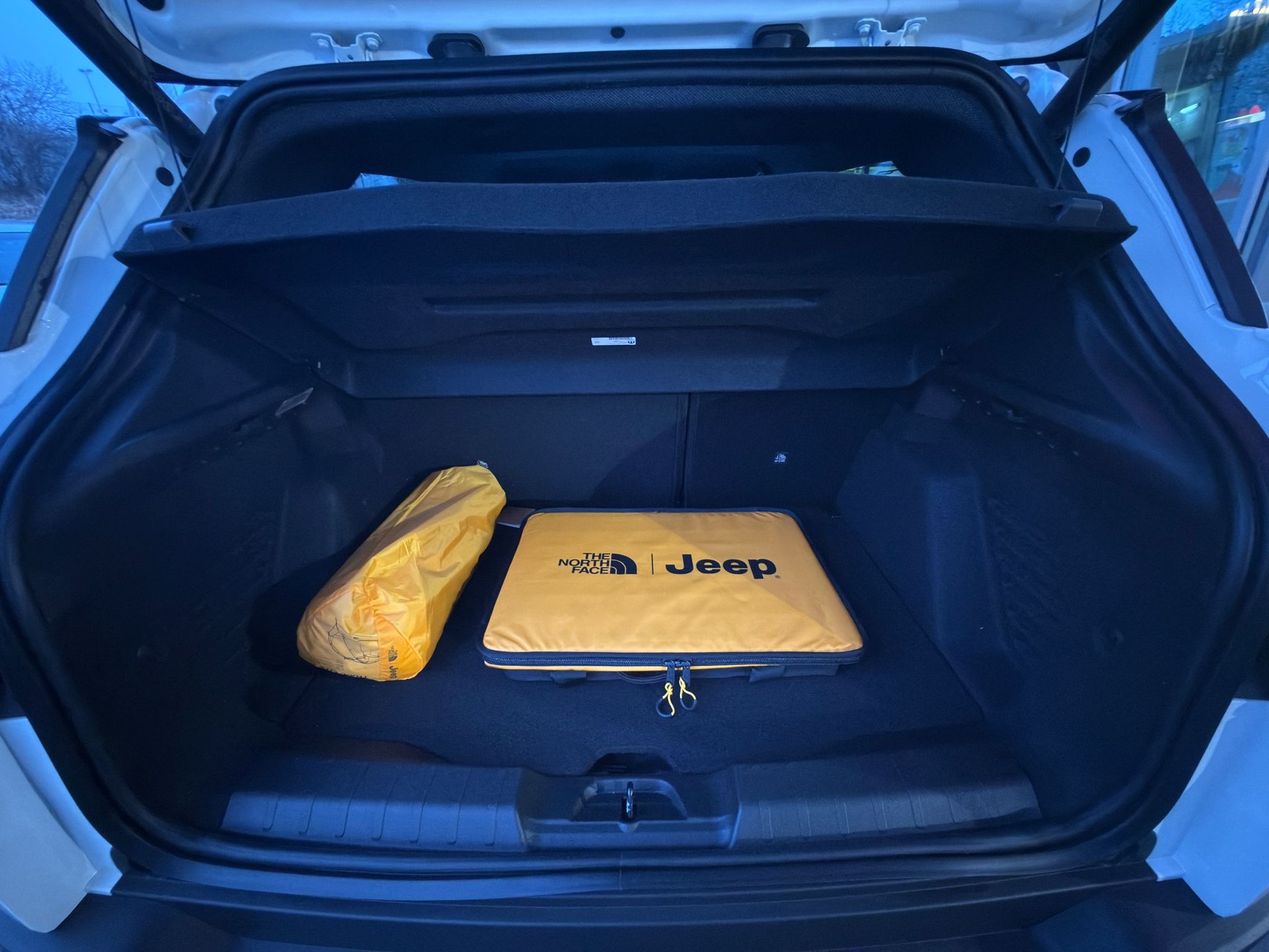 JEEP Avenger 1.2 Turbo MHEV The North Face 4xe-image-15