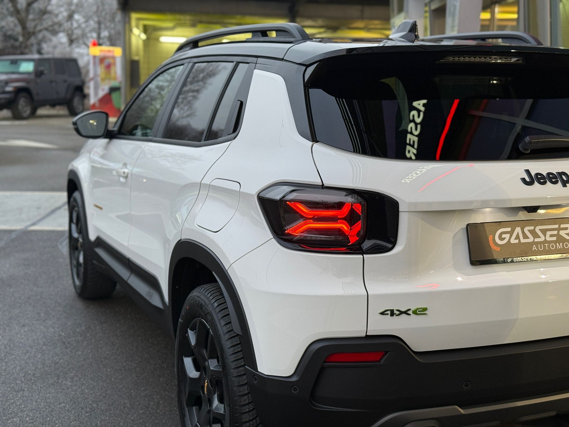 JEEP Avenger 1.2 Turbo MHEV The North Face 4xe-image-5