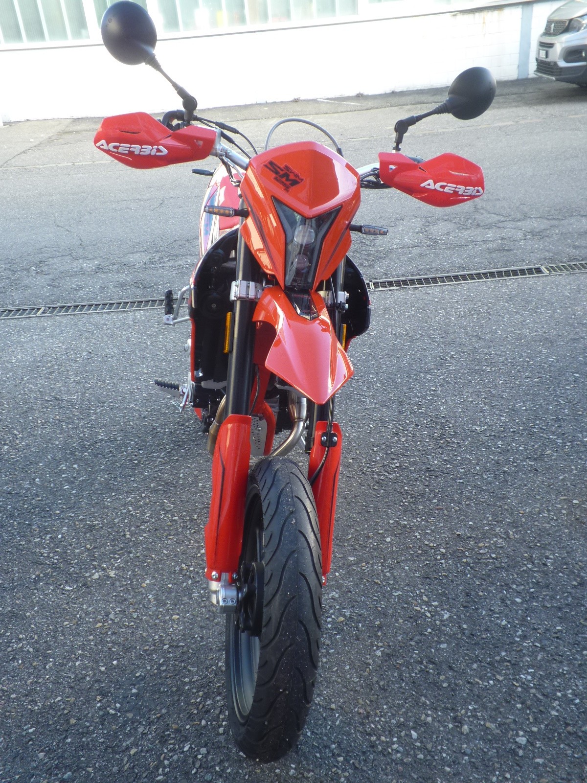 SWM SM 125 R ABS-image-2