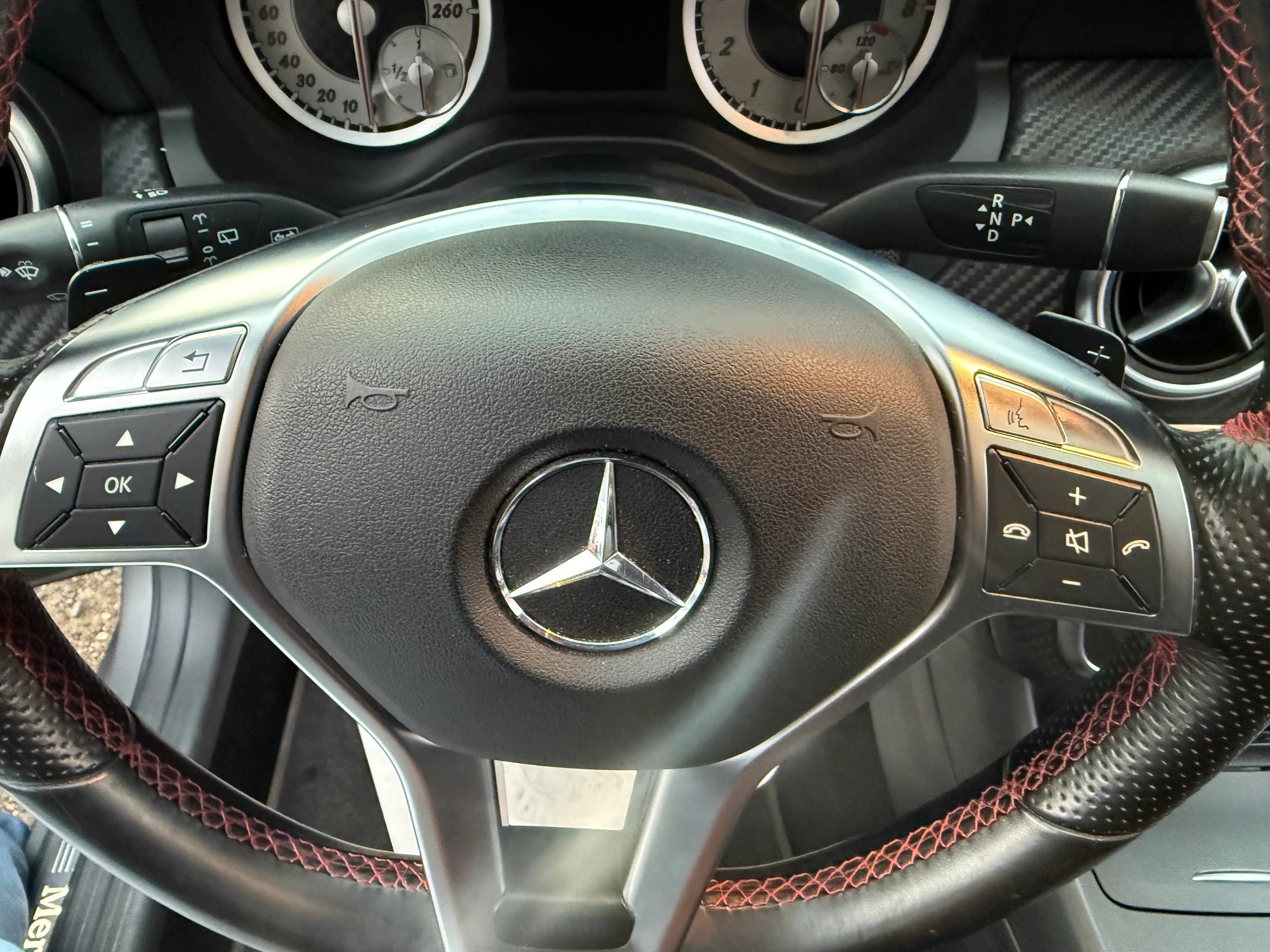 MERCEDES-BENZ A 250 AMG Line 4Matic 7G-DCT-image-15