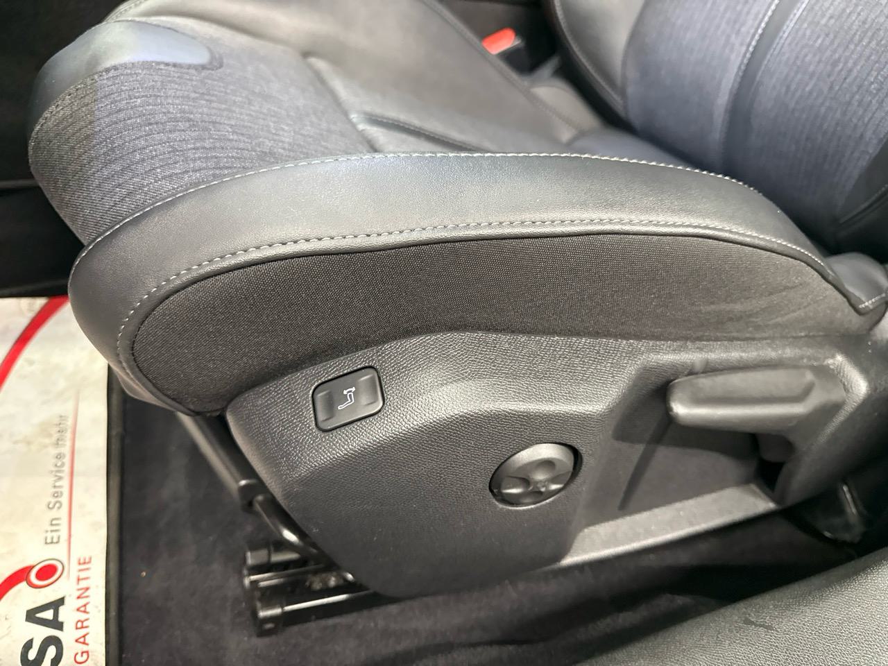 PEUGEOT 508 1.6 PHEV Allure EAT8-image-4
