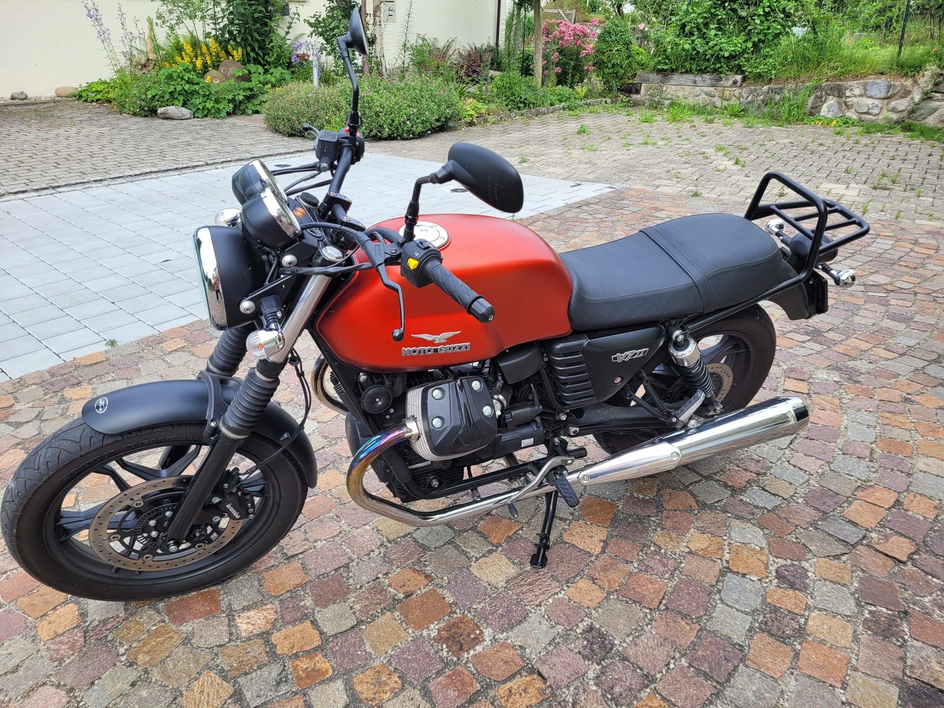 MOTO GUZZI V7 II Stone 750 A-image-5