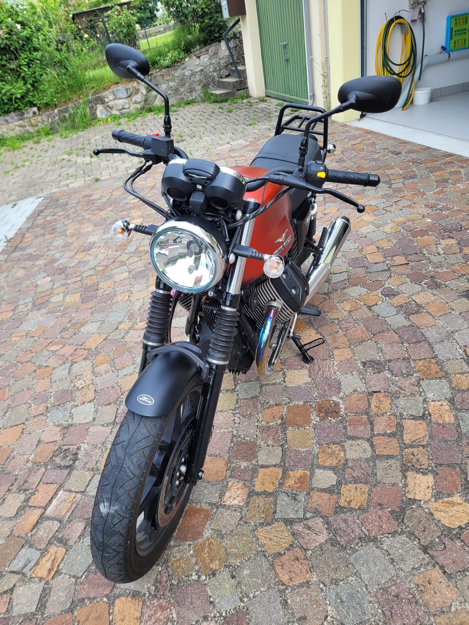 MOTO GUZZI V7 II Stone 750 A-image-1
