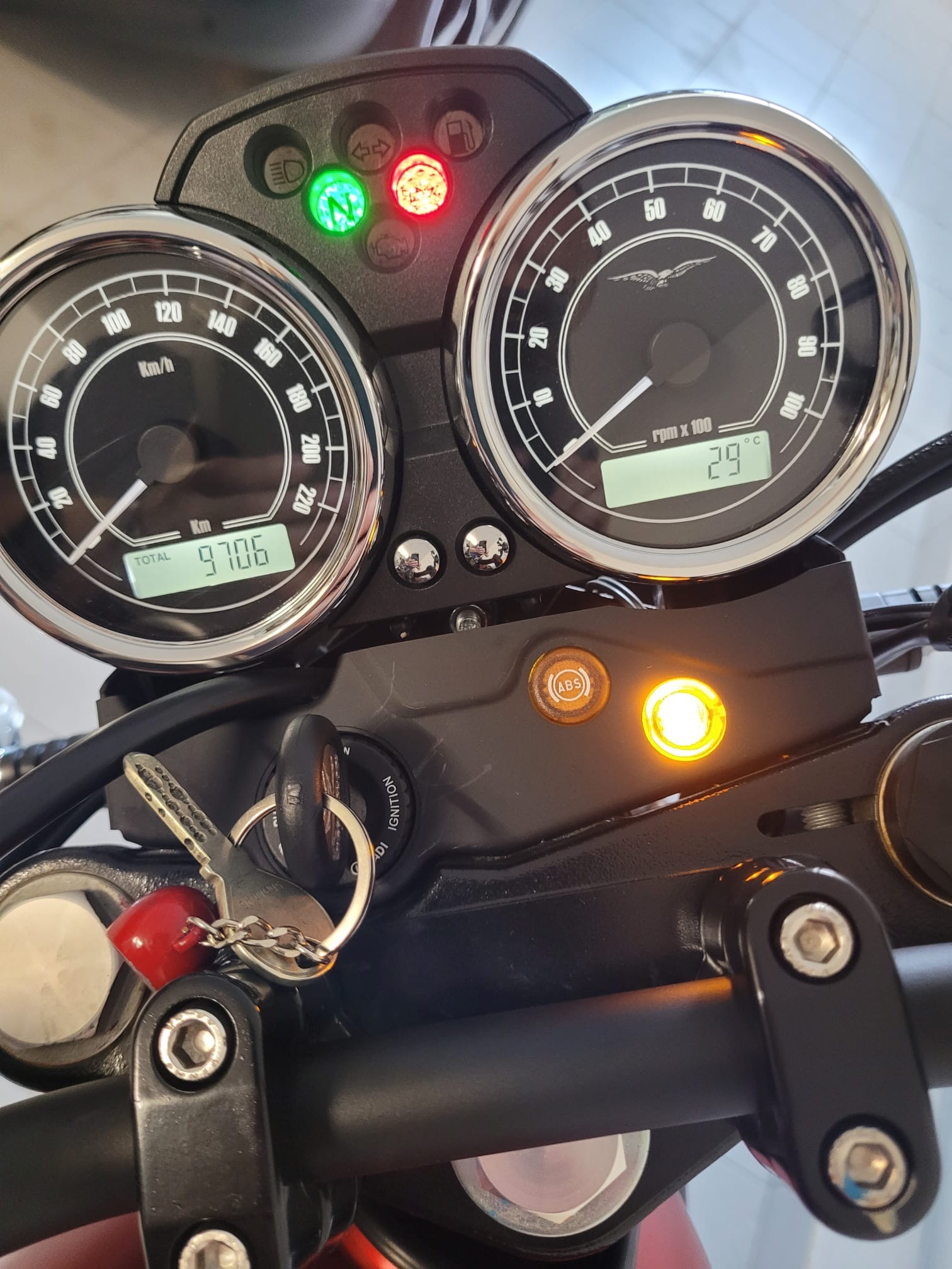 MOTO GUZZI V7 II Stone 750 A-image-11
