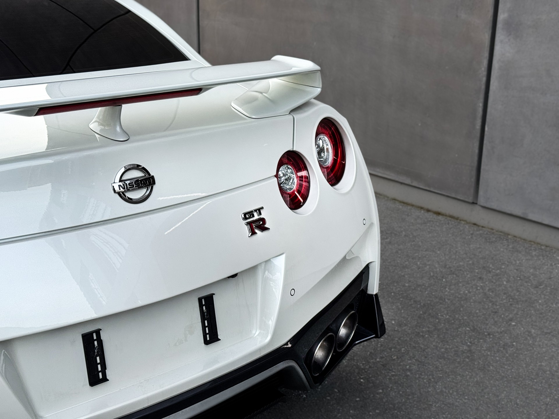NISSAN GT-R 3.8 V6 Biturbo Black Edition-image-11