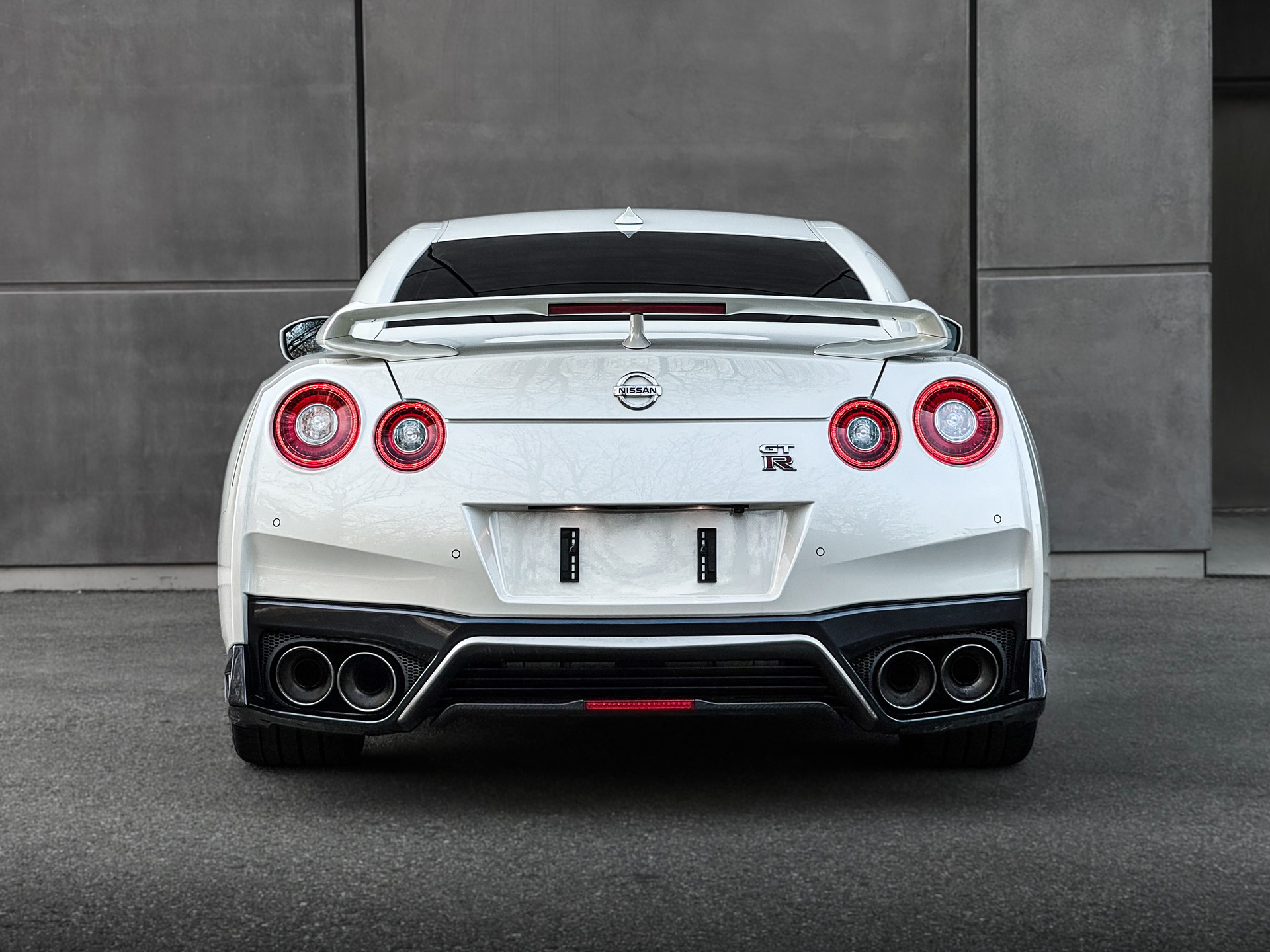 NISSAN GT-R 3.8 V6 Biturbo Black Edition-image-3