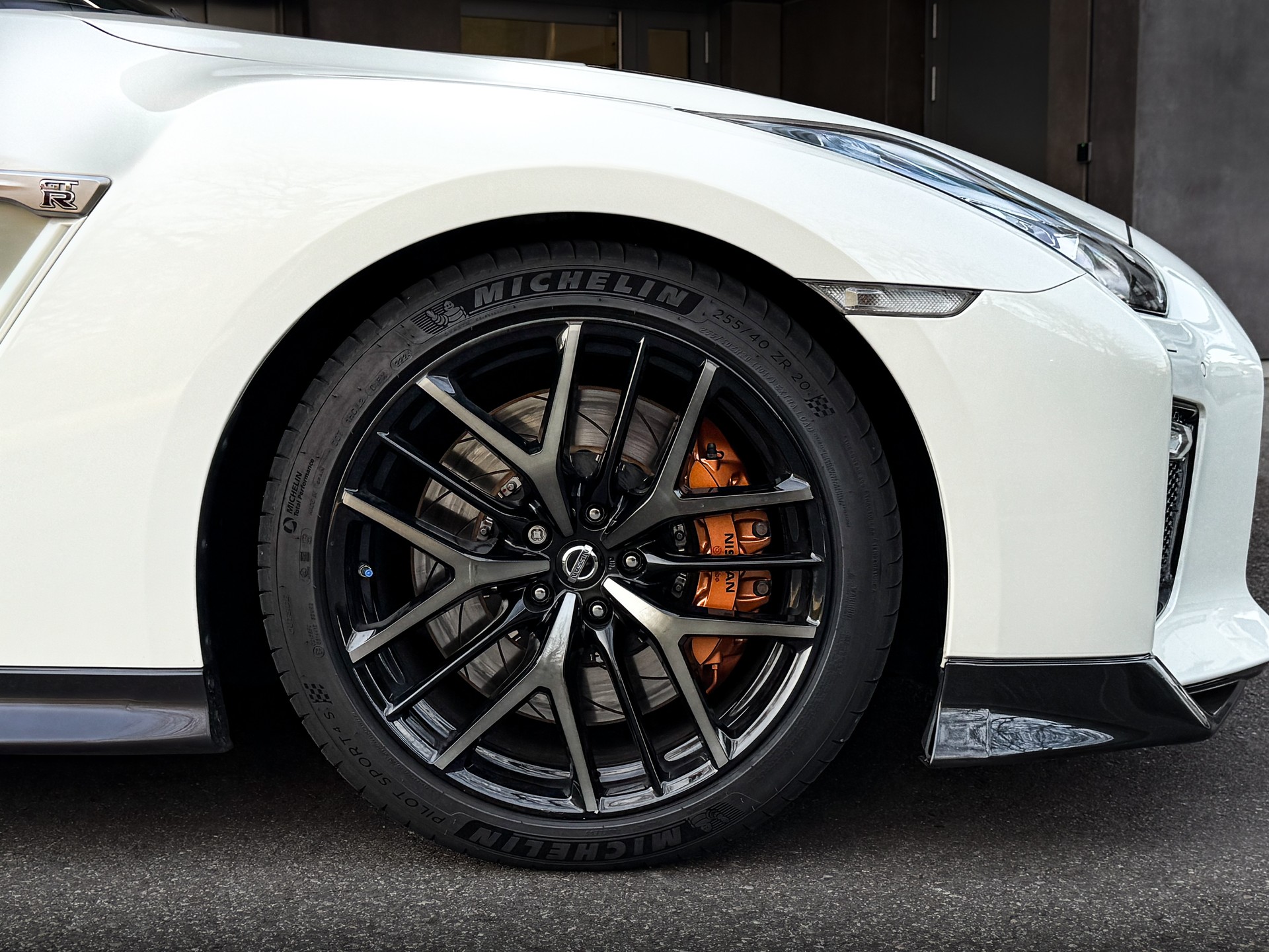 NISSAN GT-R 3.8 V6 Biturbo Black Edition-image-4