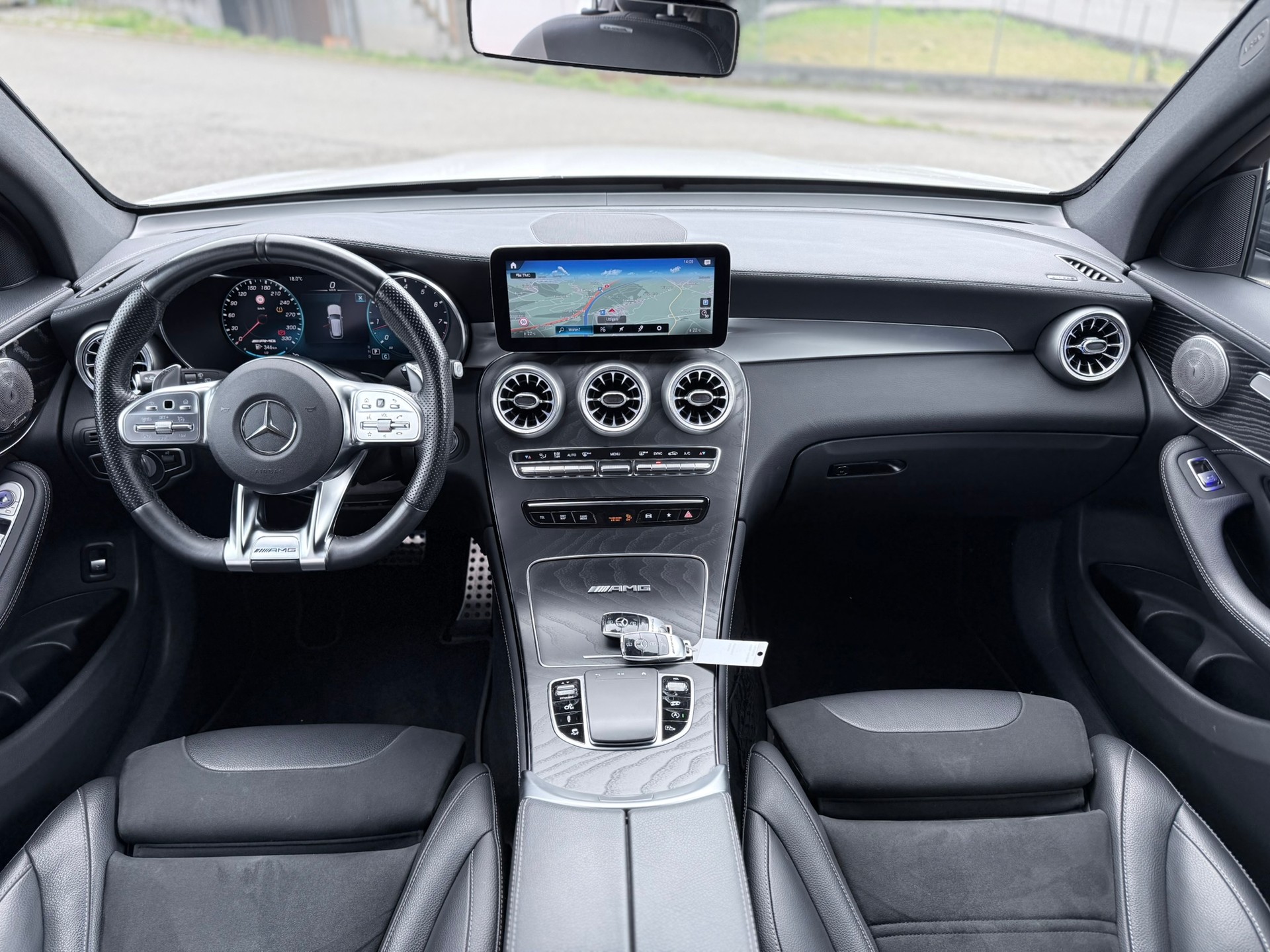 MERCEDES-BENZ GLC 63 AMG 4Matic 9G-Tronic-image-11