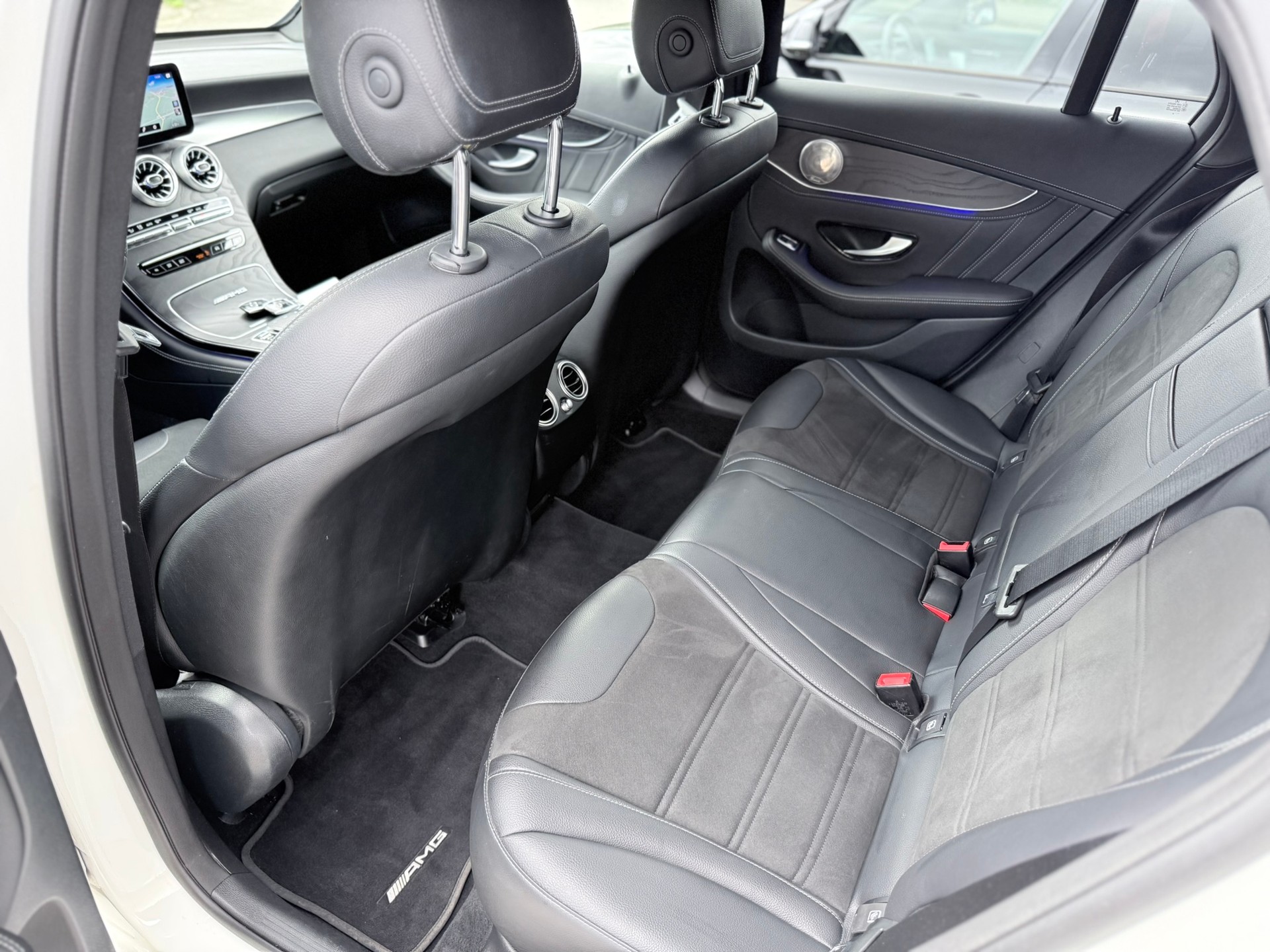 MERCEDES-BENZ GLC 63 AMG 4Matic 9G-Tronic-image-10