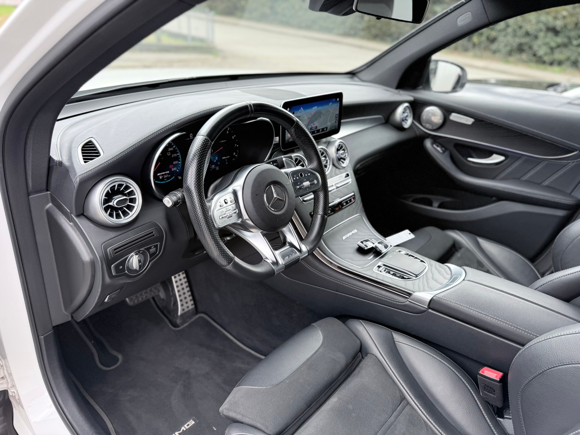 MERCEDES-BENZ GLC 63 AMG 4Matic 9G-Tronic-image-9