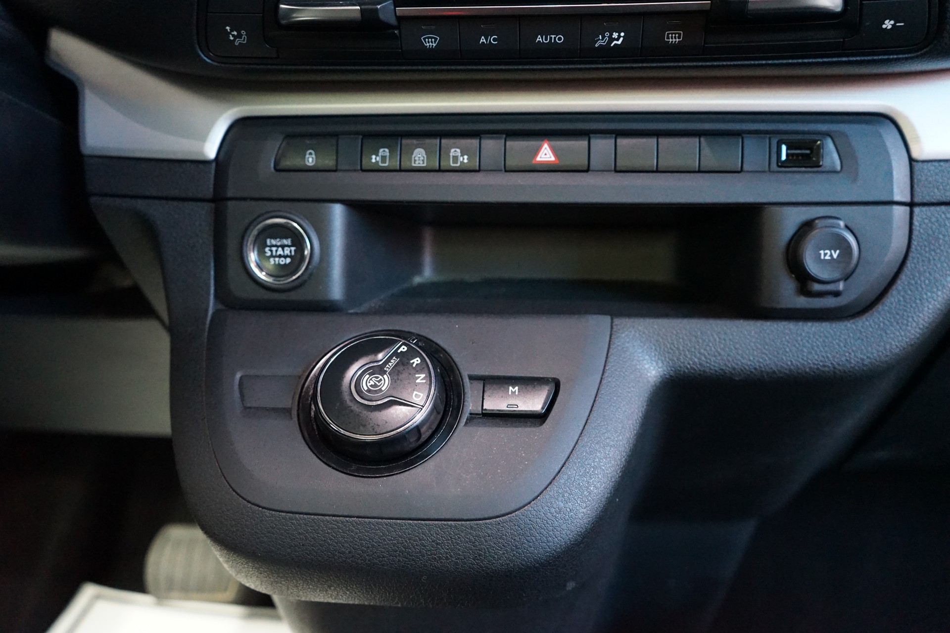 CITROEN Spacetourer EO 2.0 BlueHDi Business Lounge M EAT8-image-9