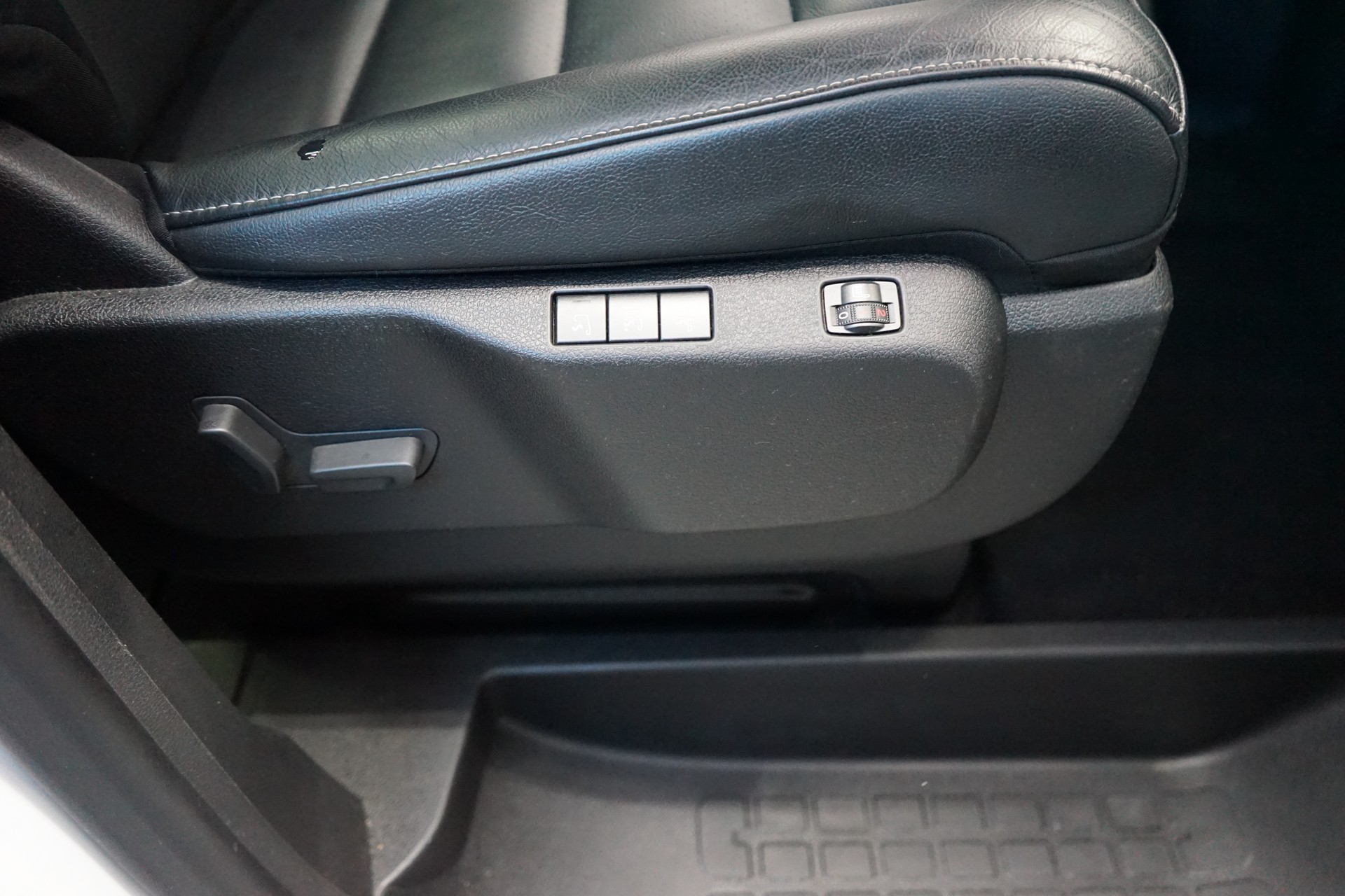 CITROEN Spacetourer EO 2.0 BlueHDi Business Lounge M EAT8-image-8