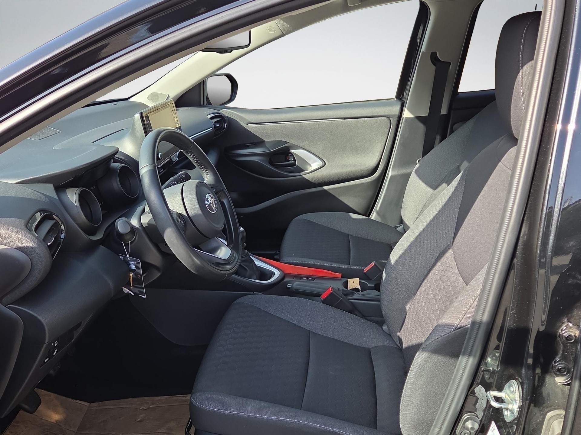 TOYOTA Yaris 1.5 VVT-iE Trend-image-8