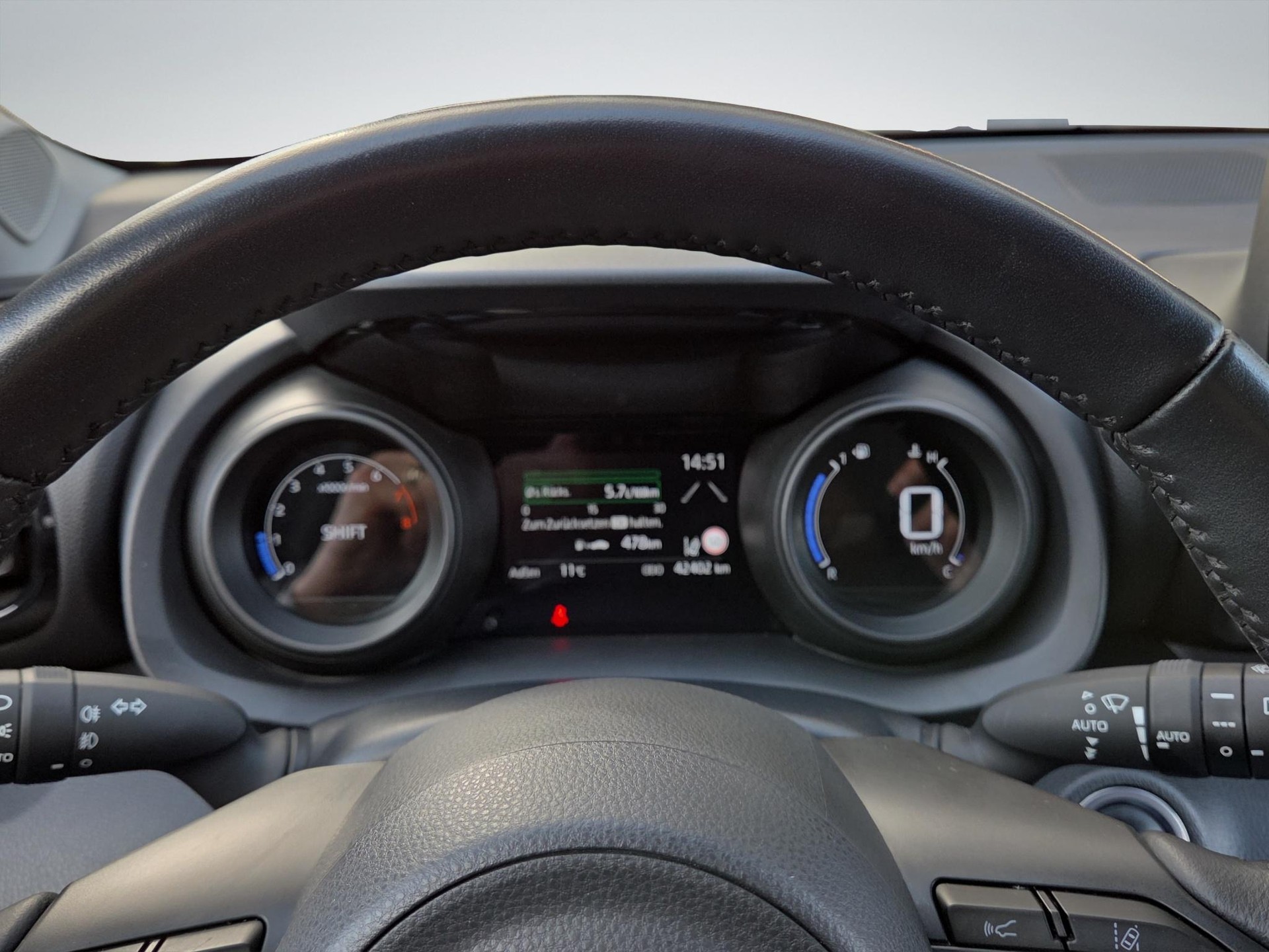 TOYOTA Yaris 1.5 VVT-iE Trend-image-10
