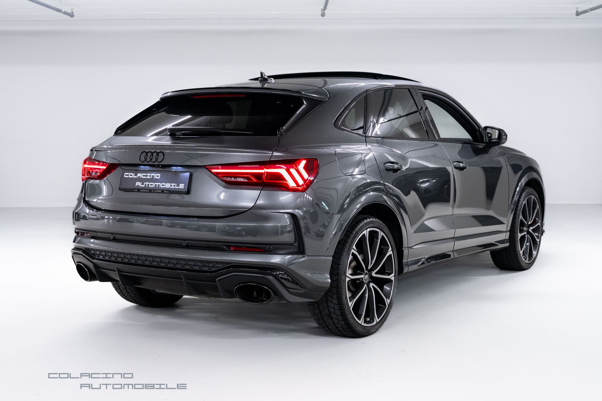 AUDI RS Q3 Sportback quattro S tronic-showroom-element-1