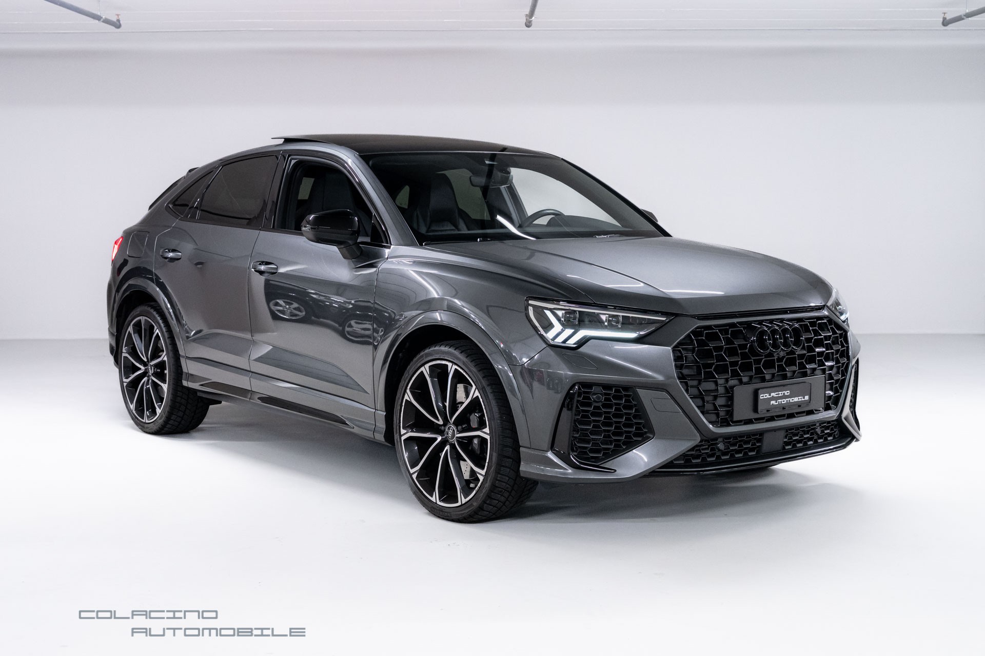 AUDI RS Q3 Sportback quattro S tronic-showroom-element-2