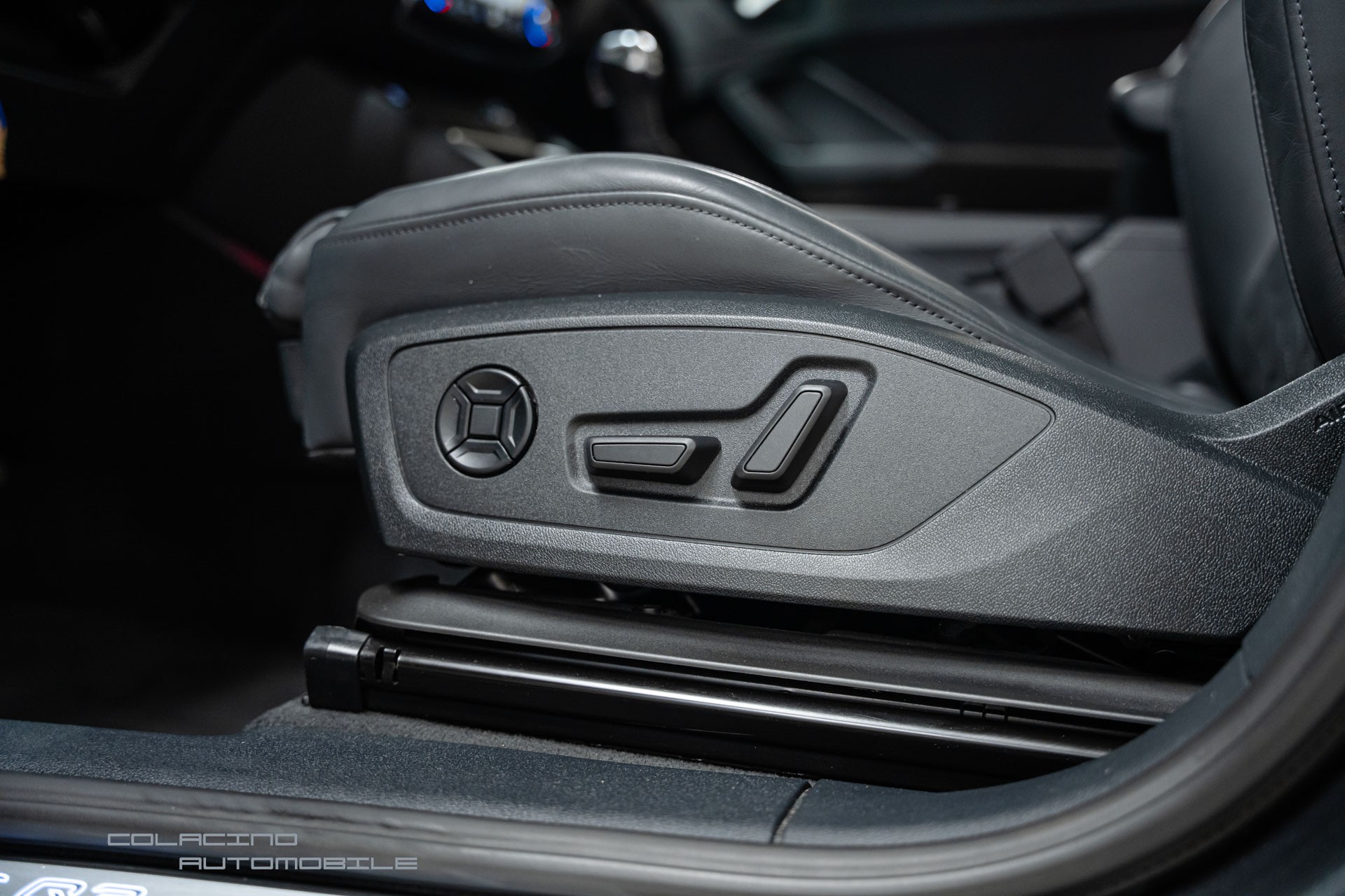 AUDI RS Q3 Sportback quattro S tronic-image-18