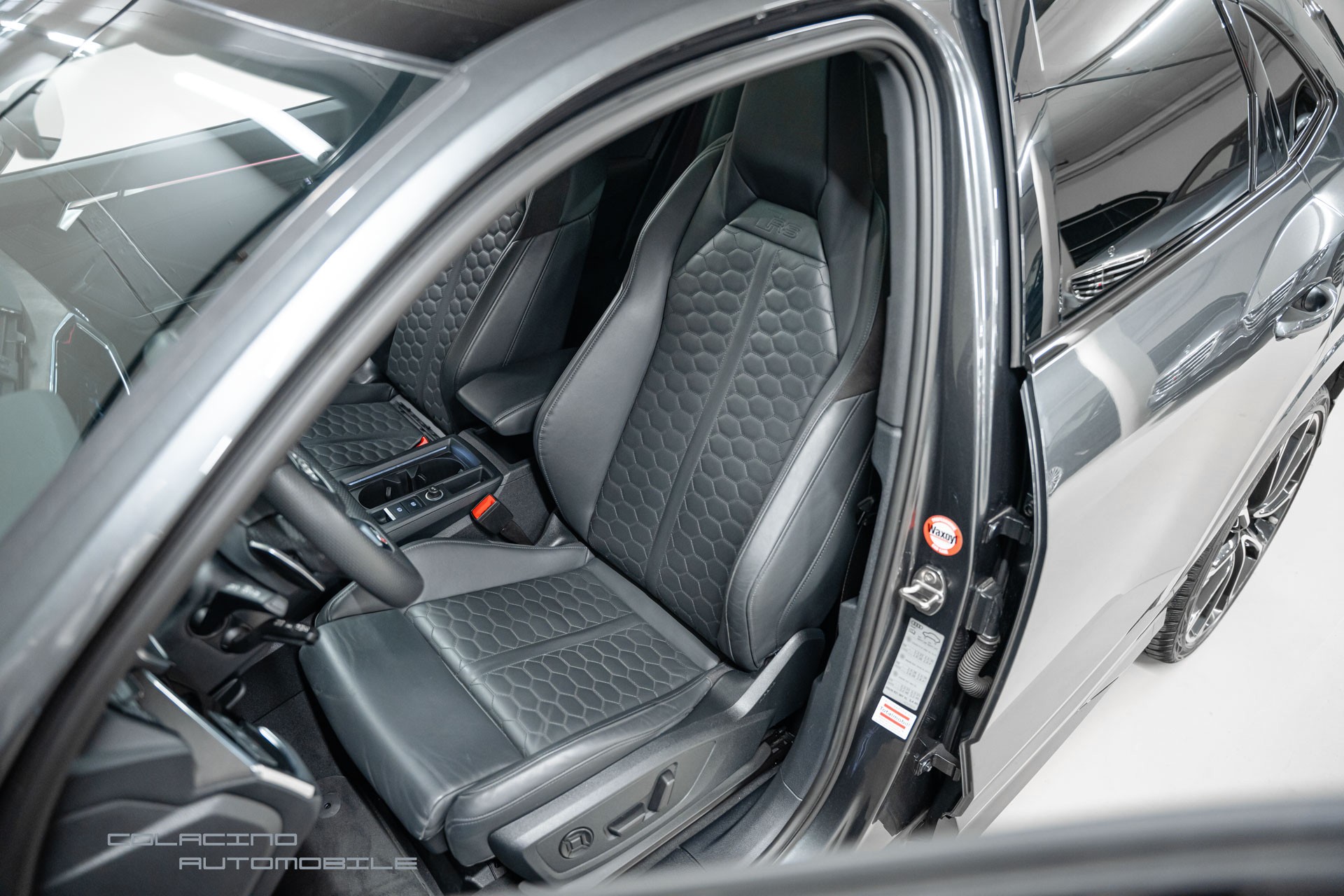 AUDI RS Q3 Sportback quattro S tronic-image-12