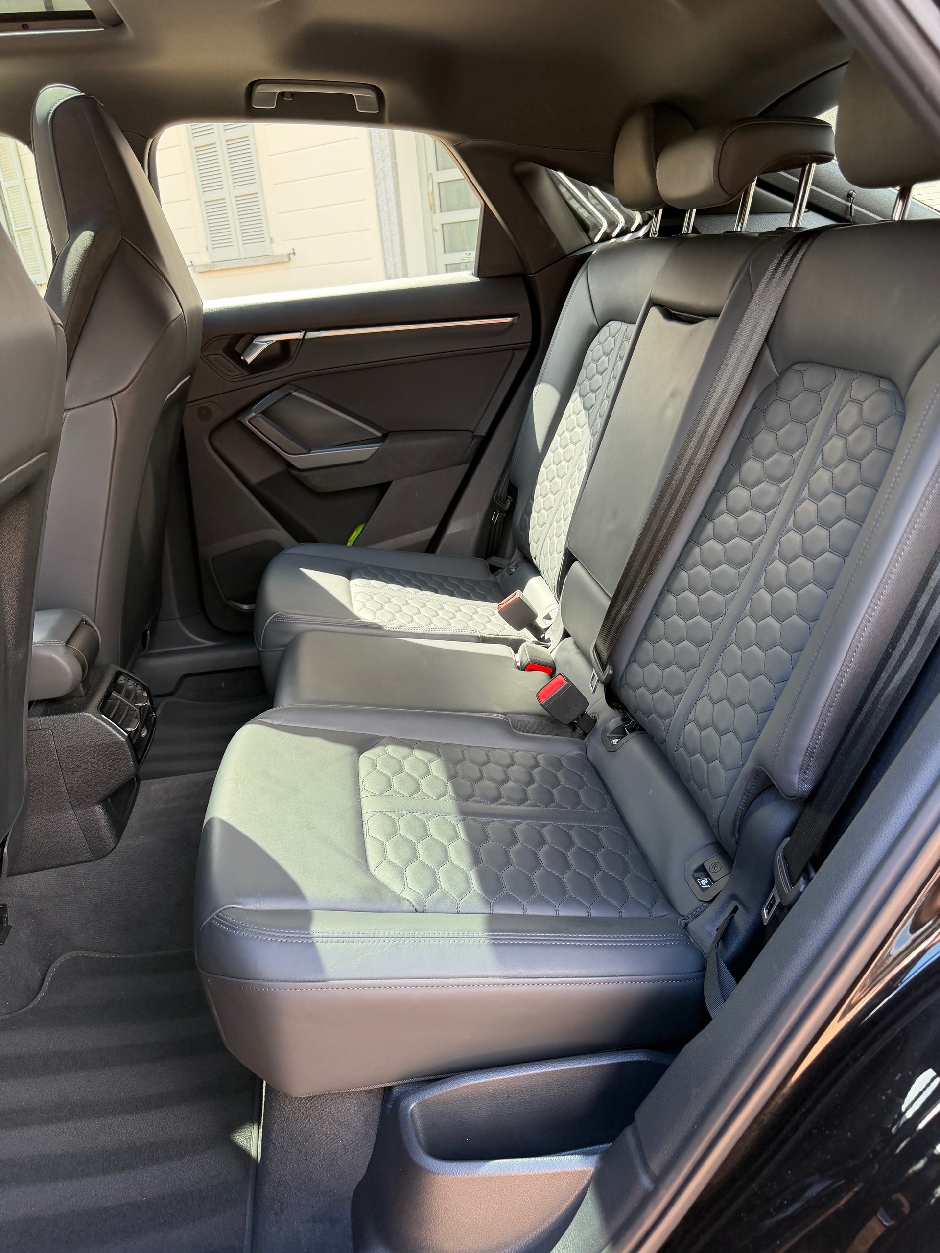 AUDI RS Q3 Sportback quattro S tronic-image-8