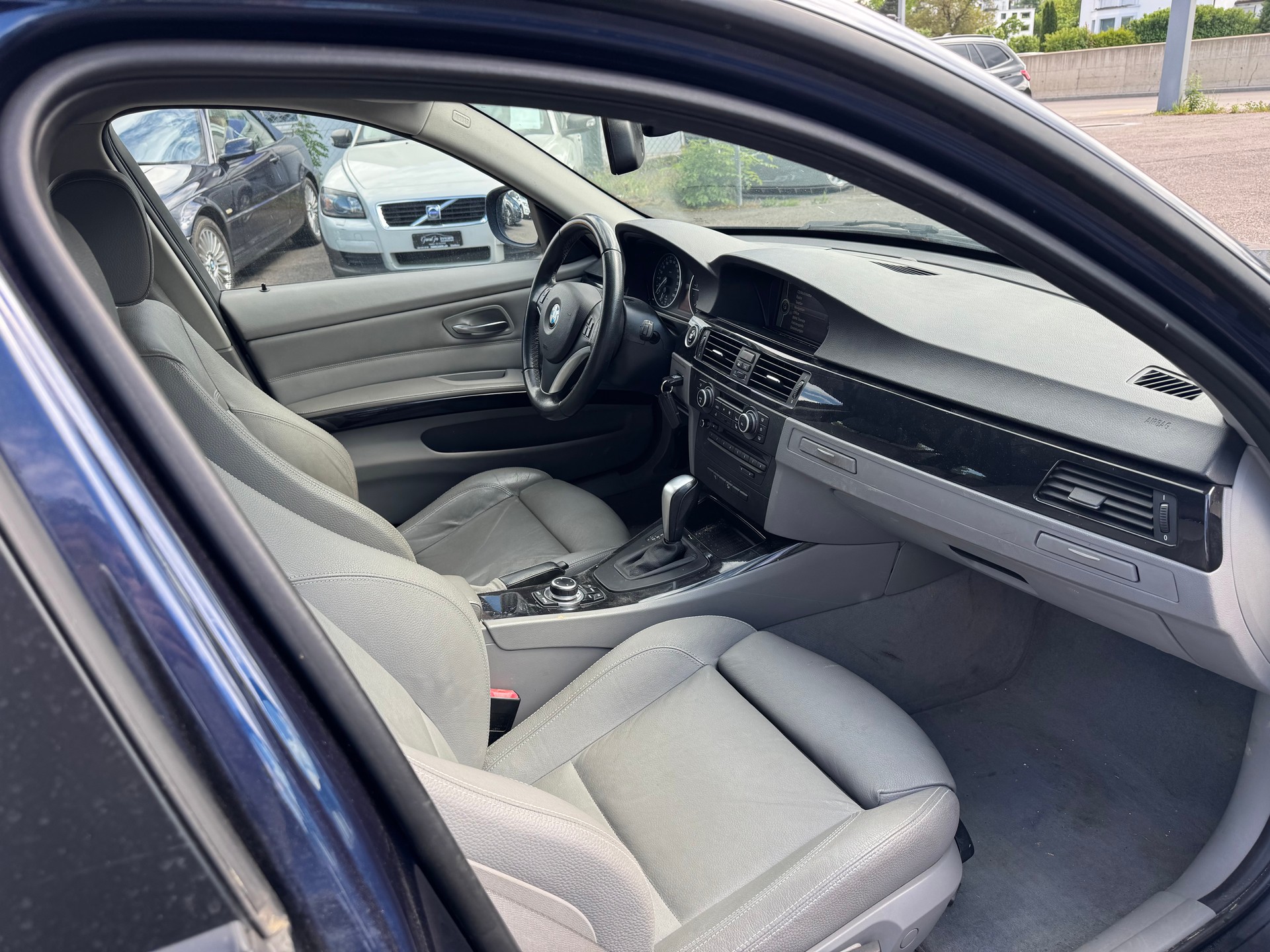 BMW 320d xDrive Touring Steptronic-image-4