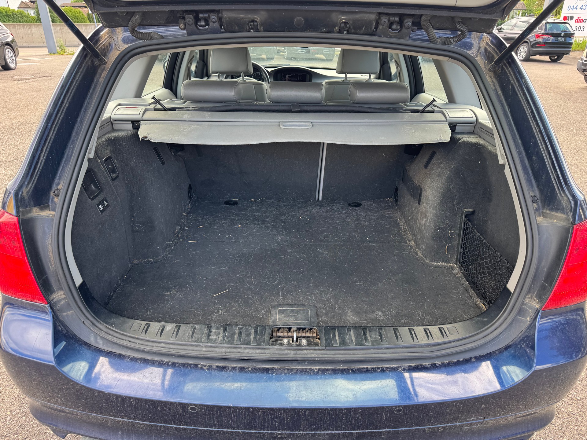 BMW 320d xDrive Touring Steptronic-image-6