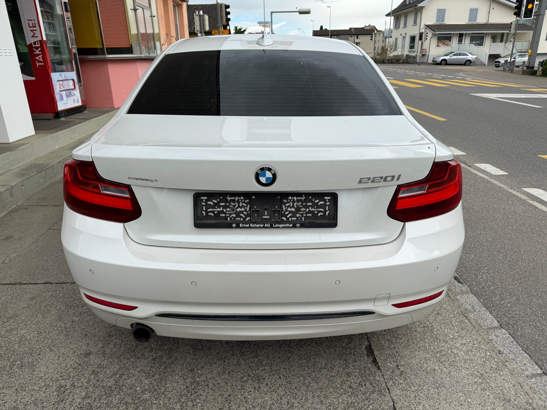 BMW 220i Sport Line Steptronic-image-4