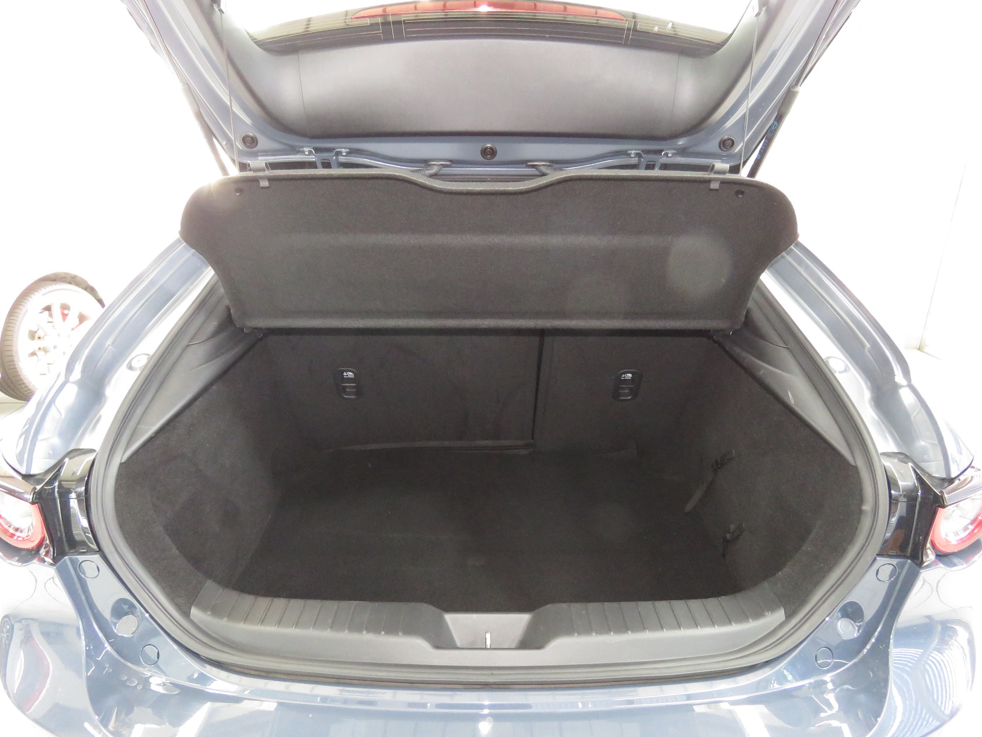 MAZDA 3 Hatchback SKYACTIV-G M Hybrid 122 Ambition Automat-image-9