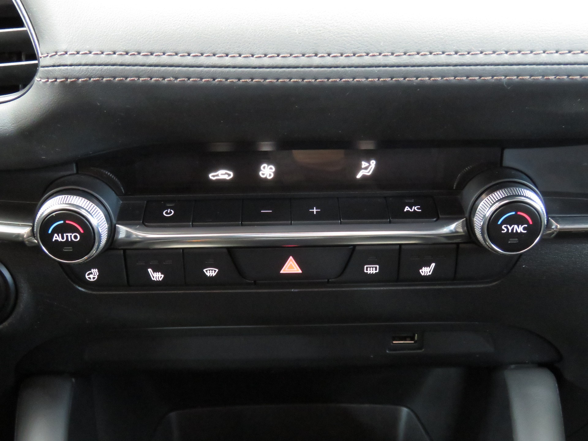 MAZDA 3 Hatchback SKYACTIV-G M Hybrid 122 Ambition Automat-image-18