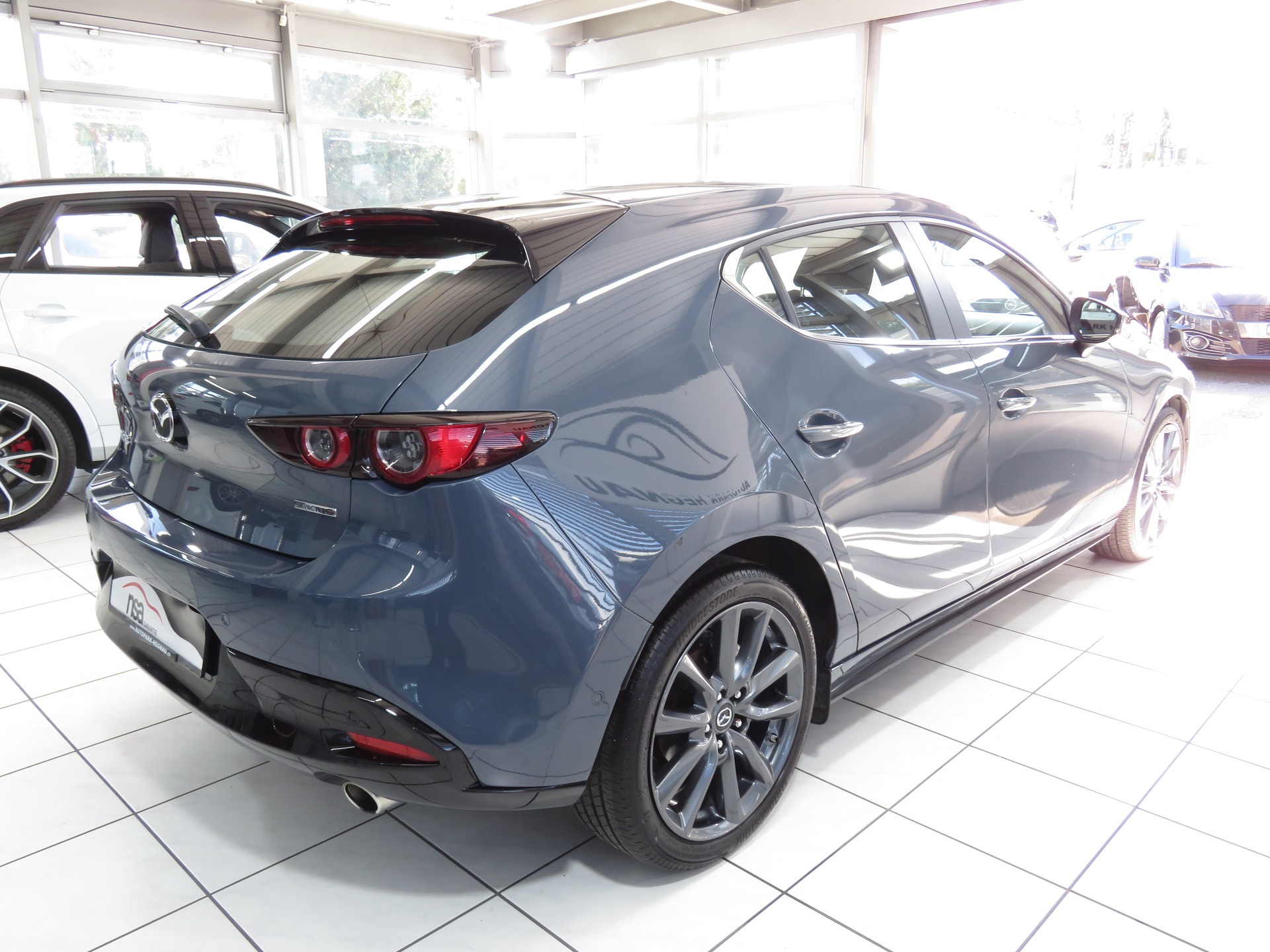 MAZDA 3 Hatchback SKYACTIV-G M Hybrid 122 Ambition Automat-showroom-element-3