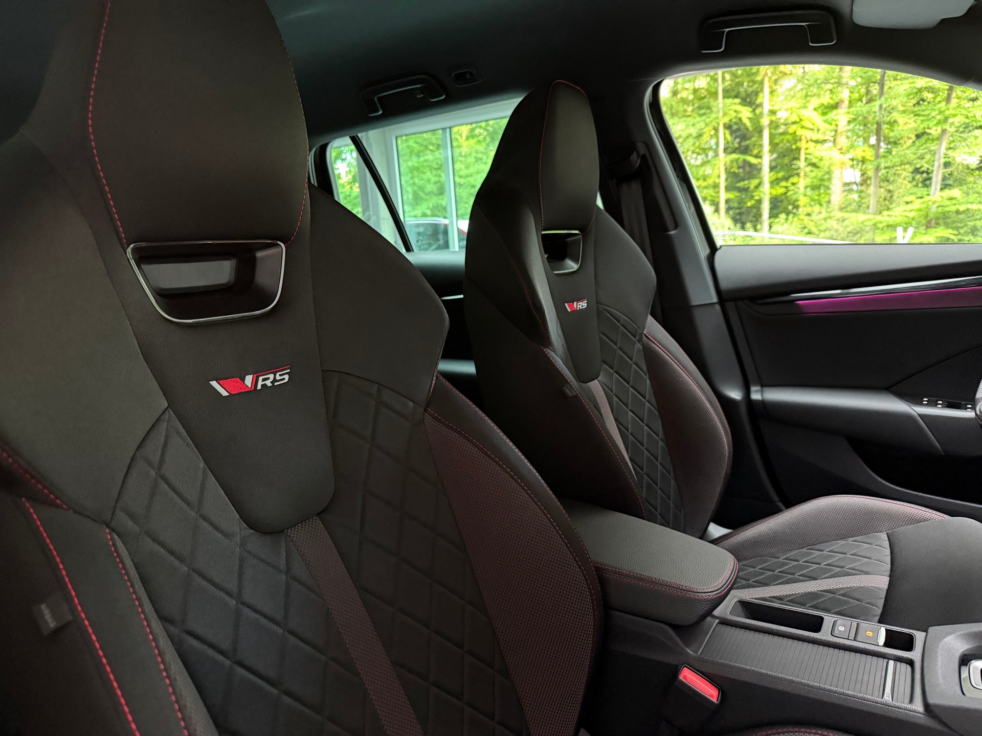 SKODA Octavia Combi 2.0 TSI DSG RS-image-7