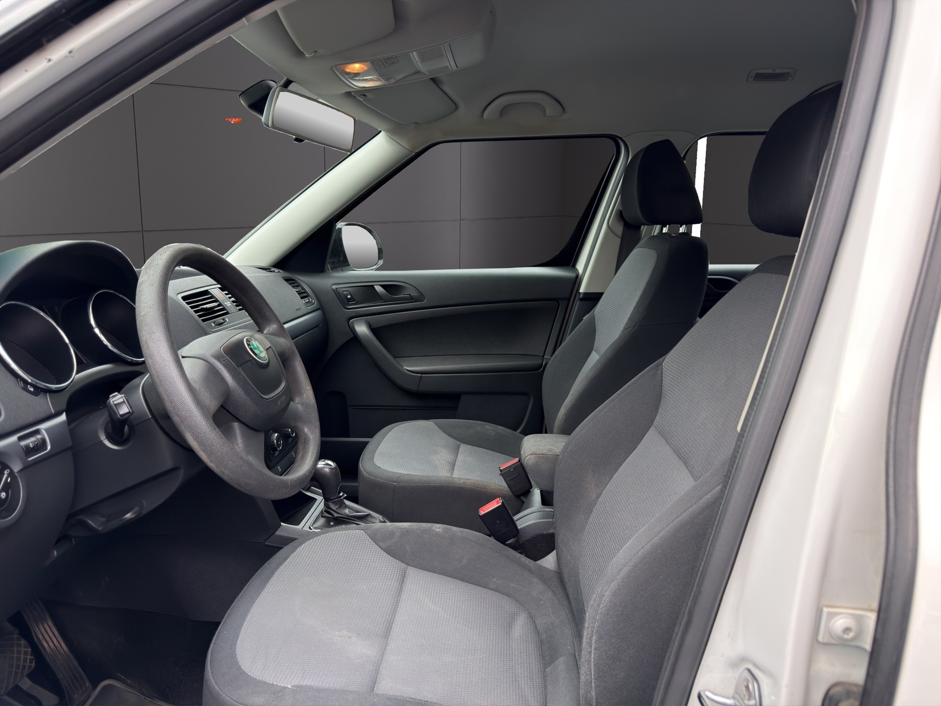 SKODA Yeti 1.2 TSI Elegance DSG-image-5