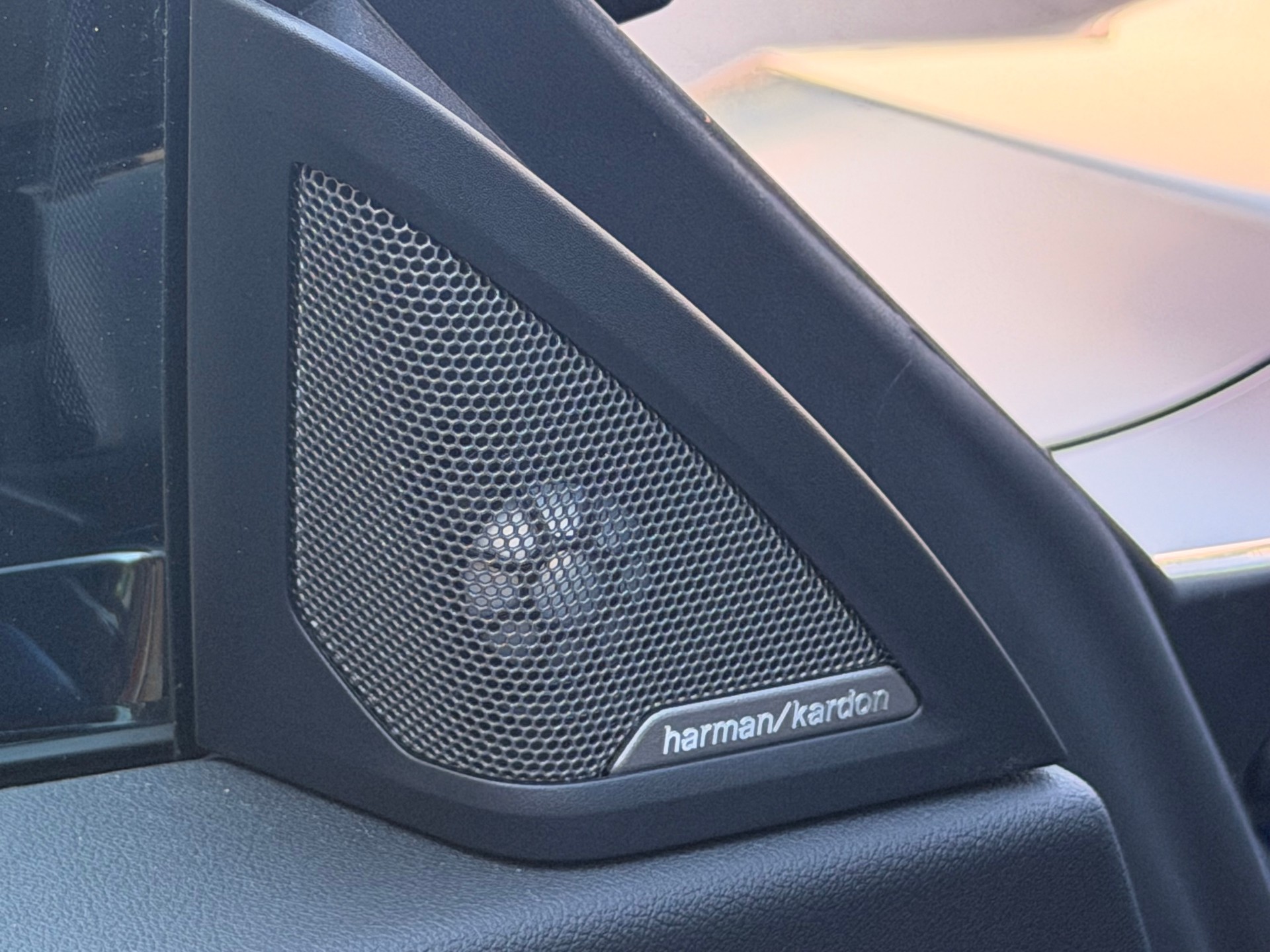 BMW M240i xDrive M Sport Pro Steptronic-image-8