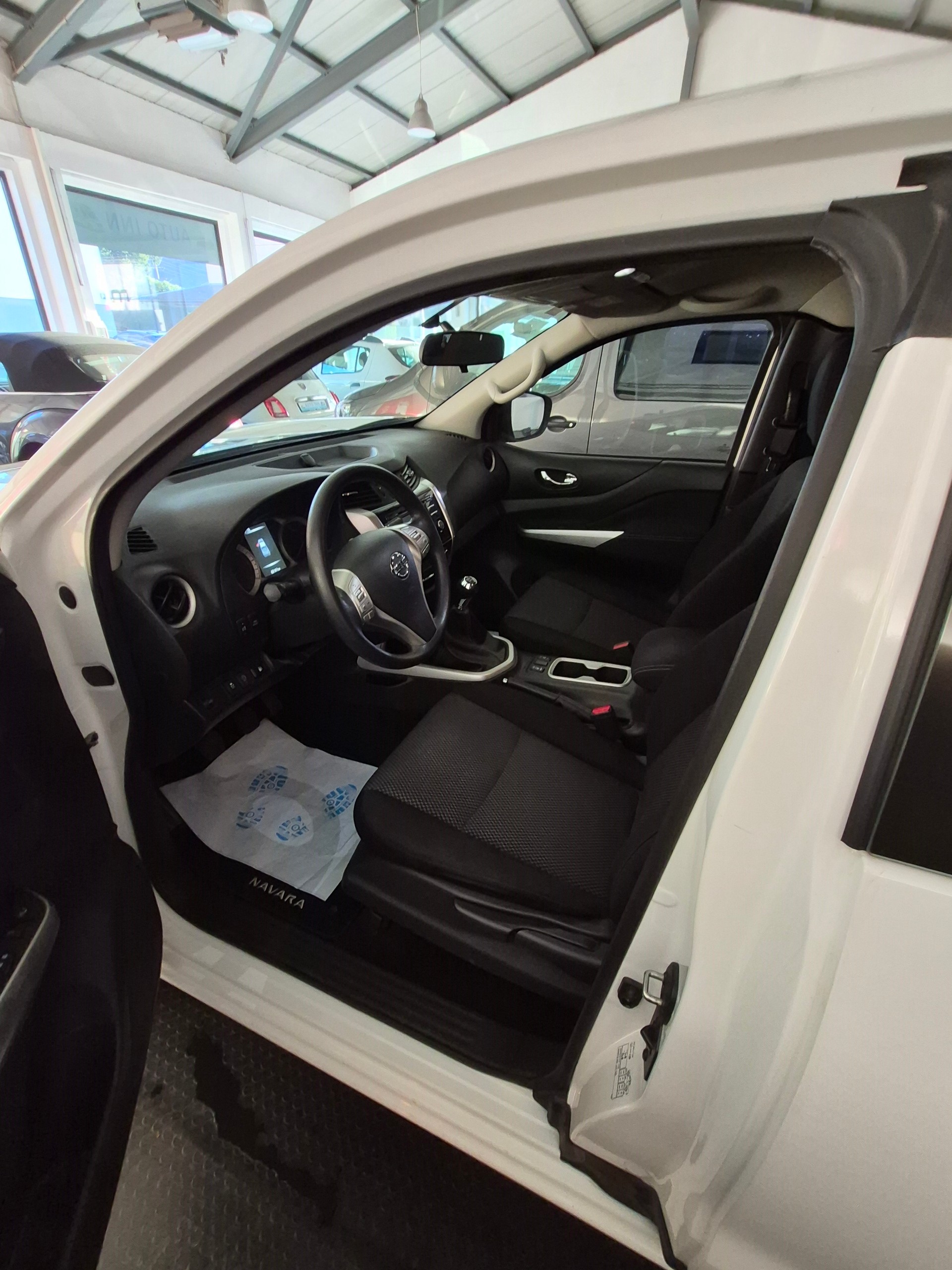 NISSAN Navara King Cab Acenta 2.3 dCi 4WD - 4X4-image-6