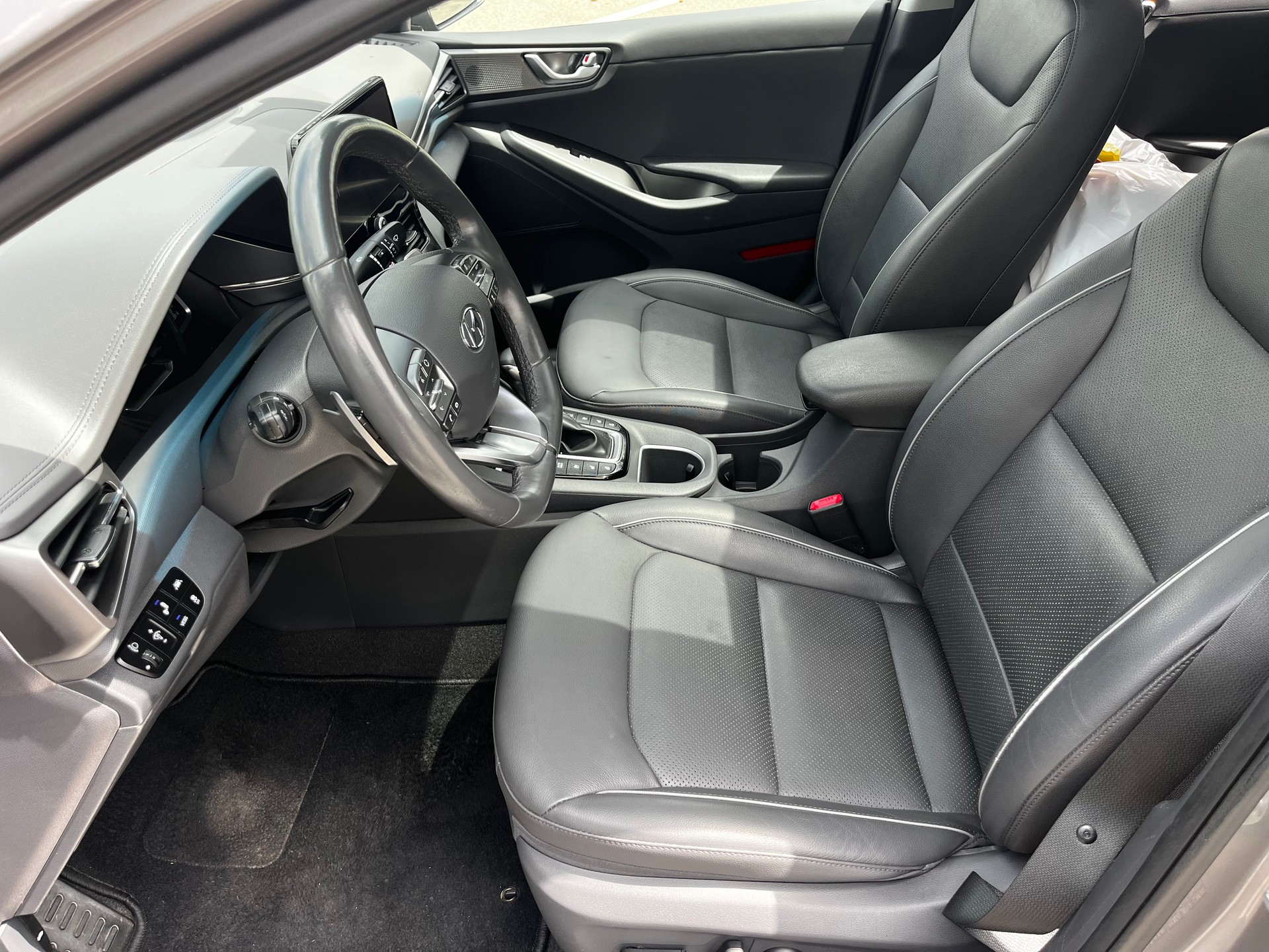 HYUNDAI Ioniq 1.6 GDi Plug in Hybrid Vertex DCT-image-12