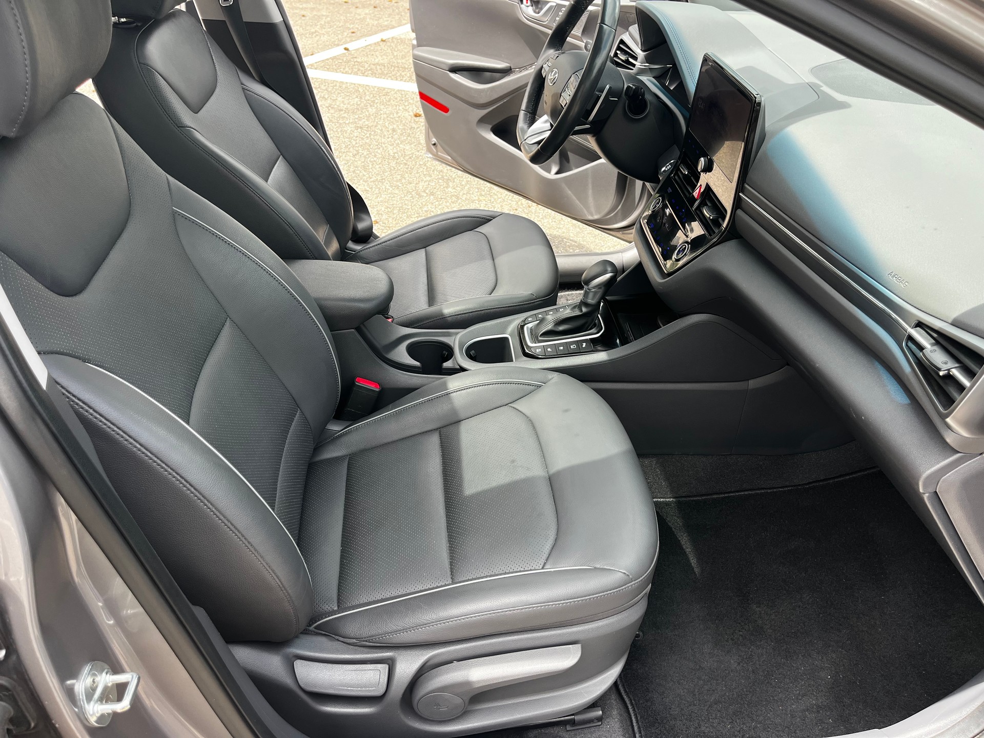 HYUNDAI Ioniq 1.6 GDi Plug in Hybrid Vertex DCT-image-15