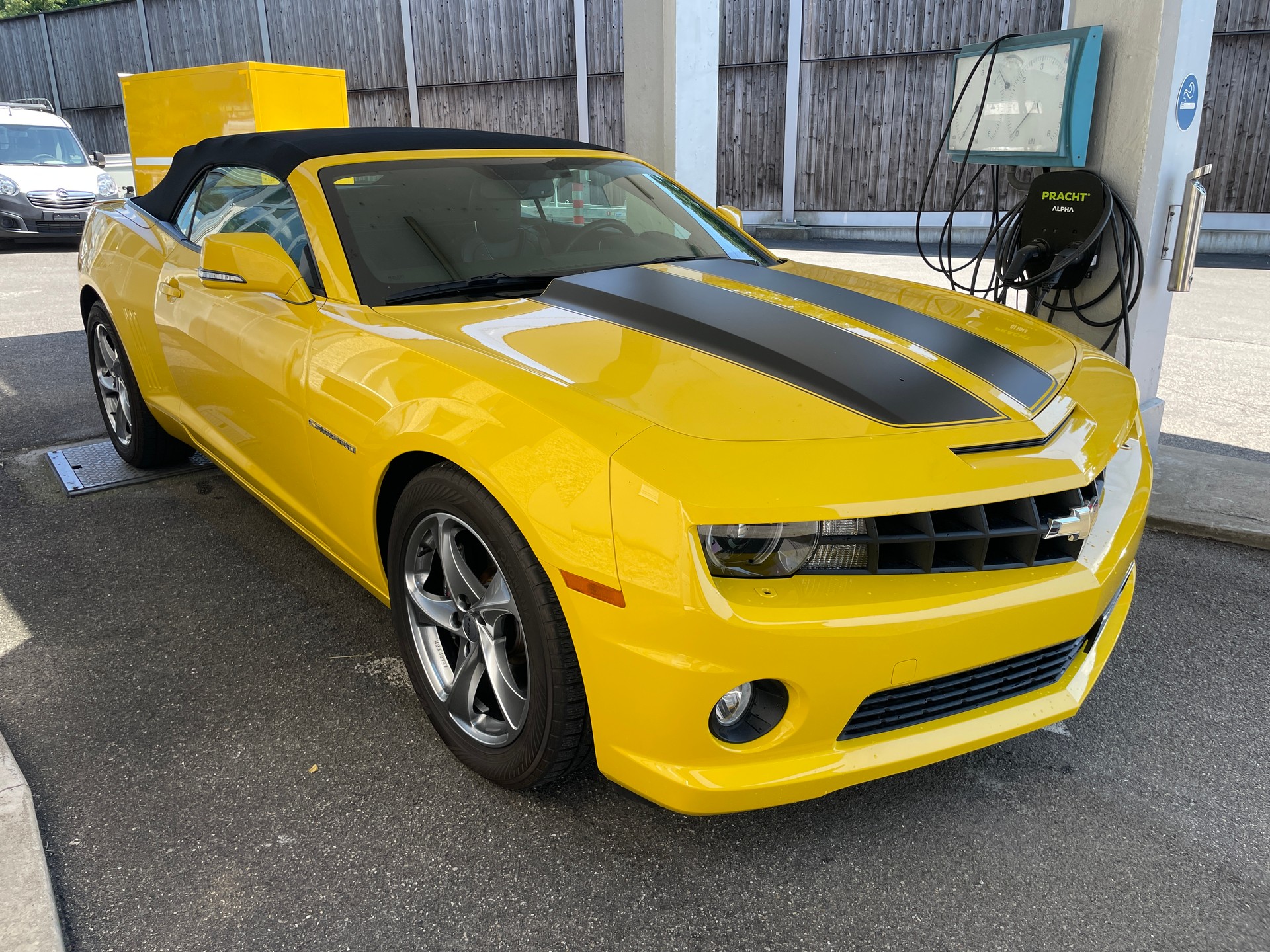 CHEVROLET Camaro 6.2 Convertible-showroom-element-2