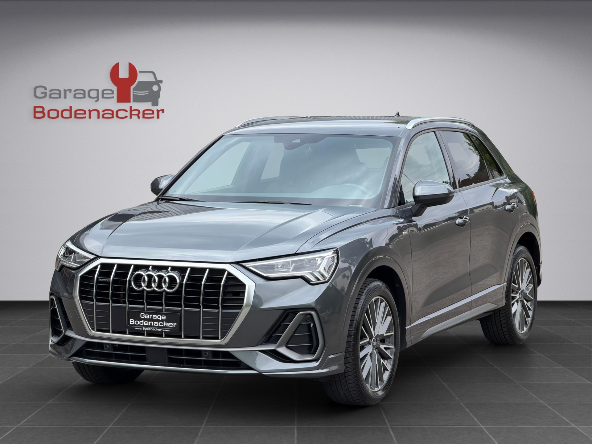 AUDI Q3 40 TDI S line quattro S-tronic-showroom-element-1