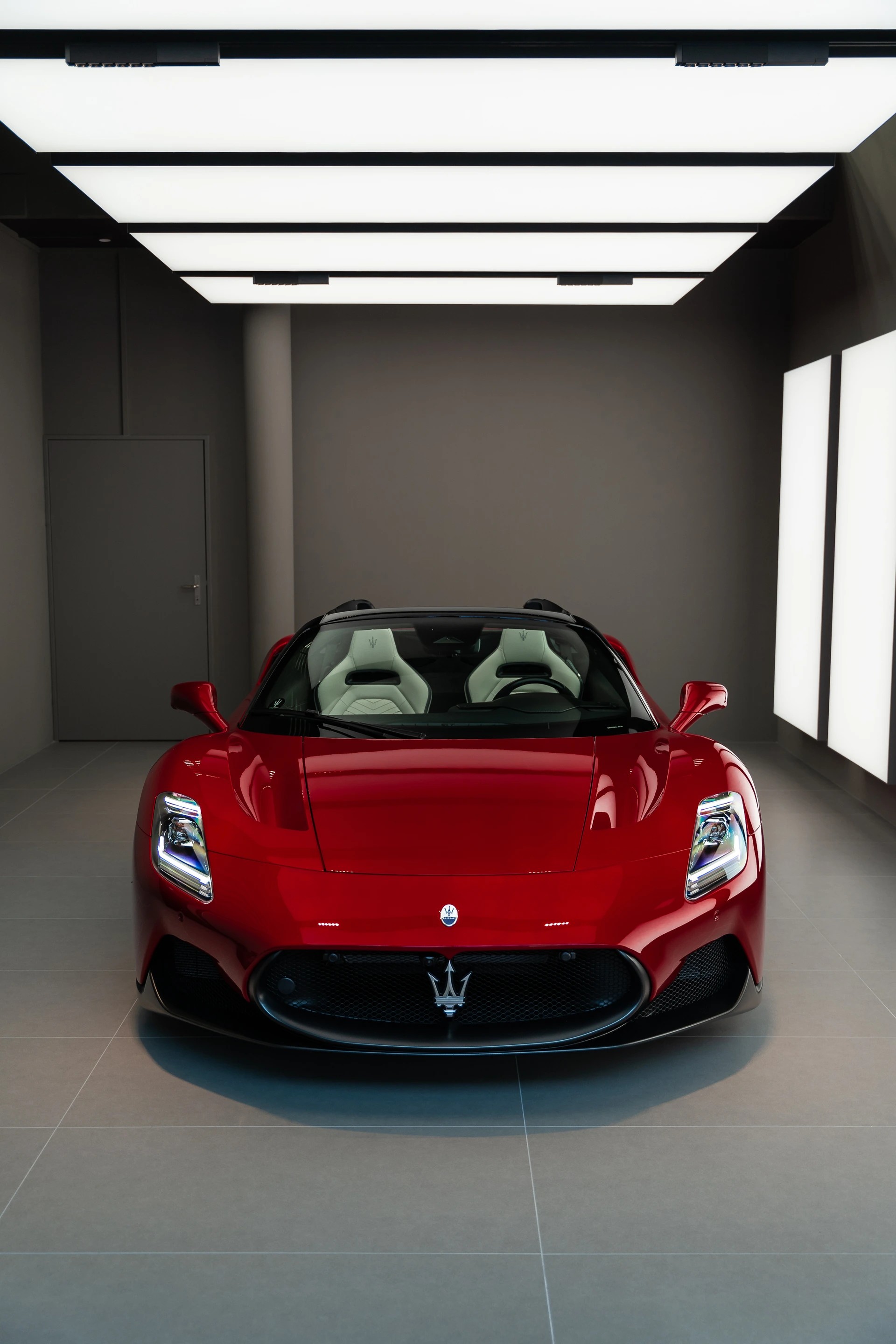 MASERATI MC20 Cielo - Rosso Vincente - FUORISERIE