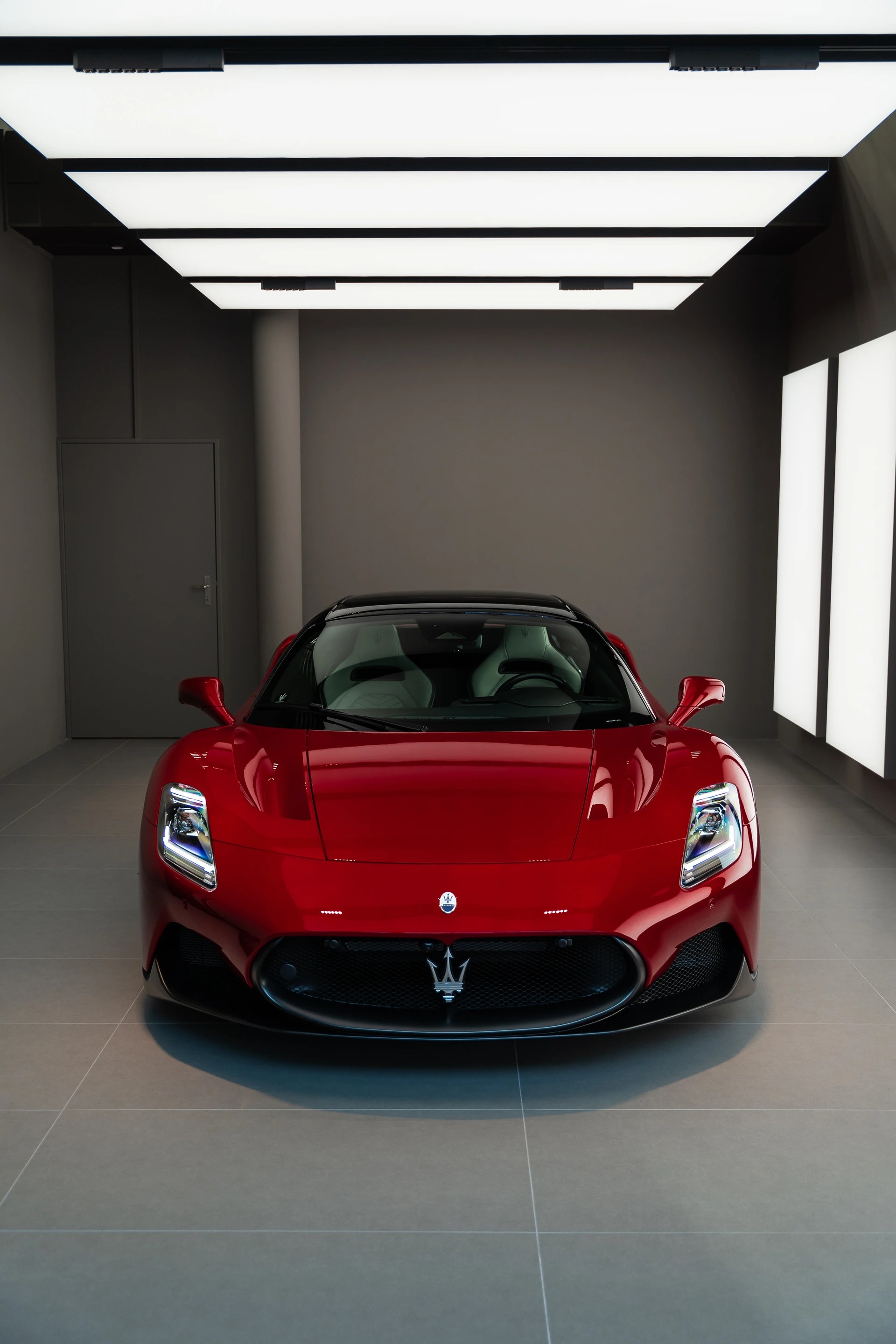 MASERATI MC20 Cielo - Rosso Vincente - FUORISERIE-showroom-element-1