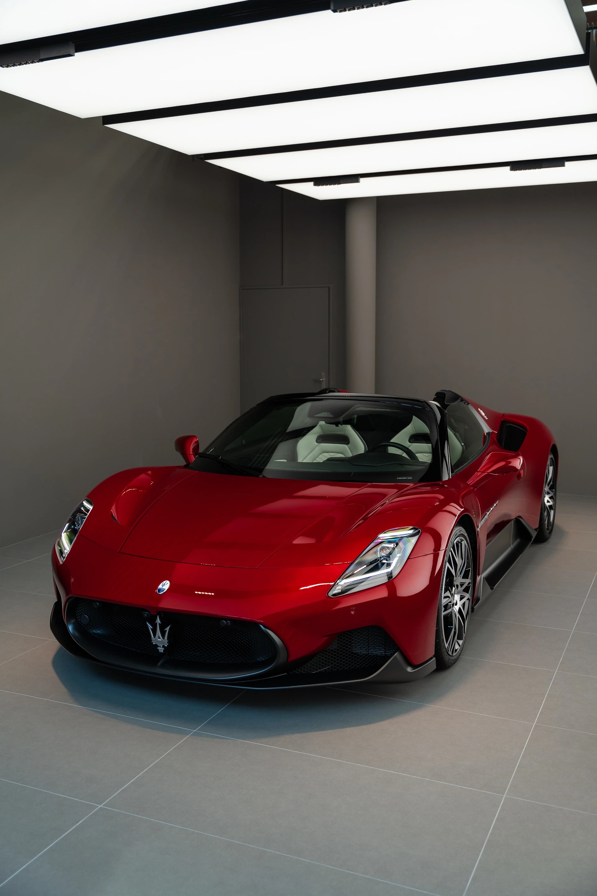 MASERATI MC20 Cielo - Rosso Vincente - FUORISERIE-showroom-element-2