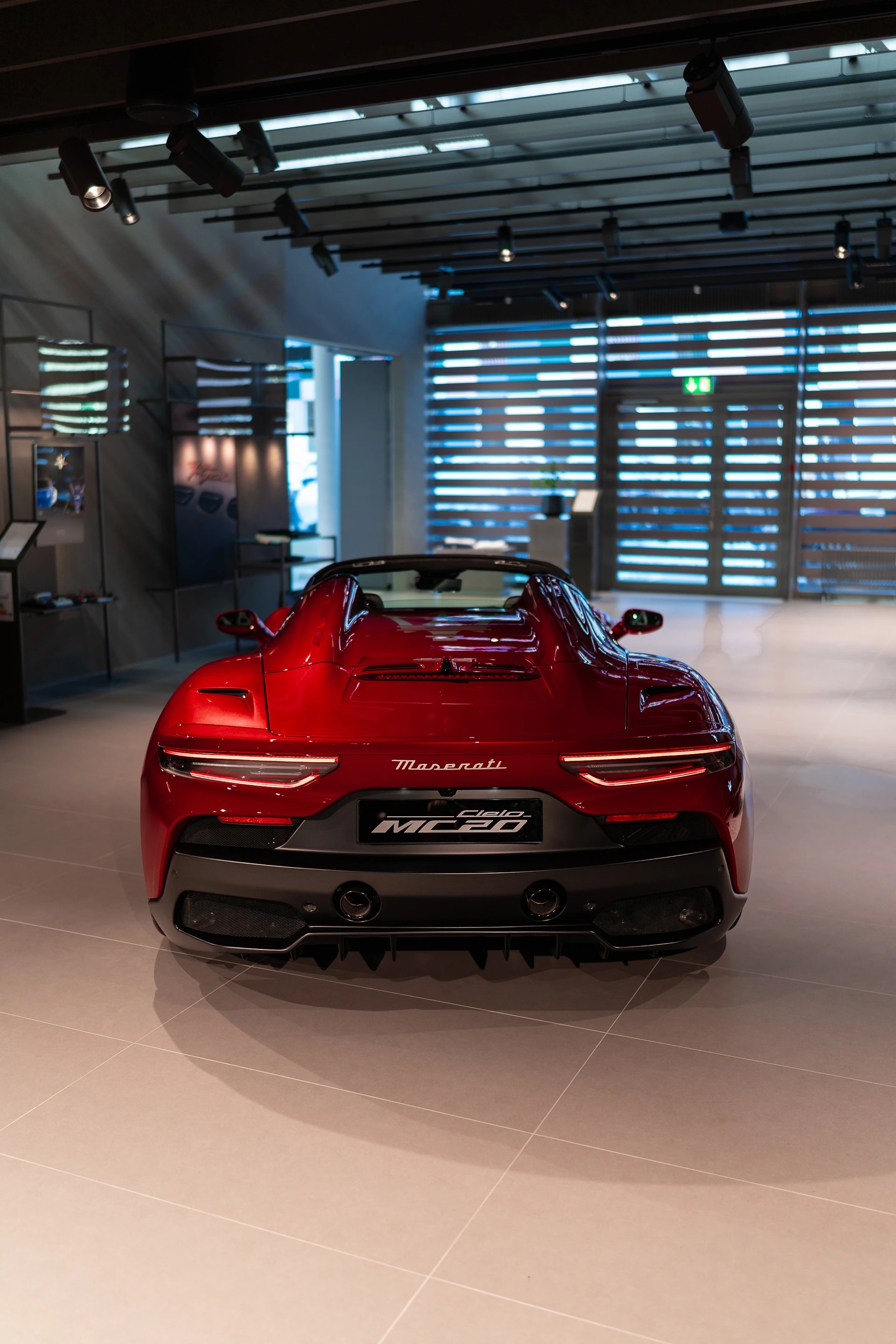 MASERATI MC20 Cielo - Rosso Vincente - FUORISERIE-image-22