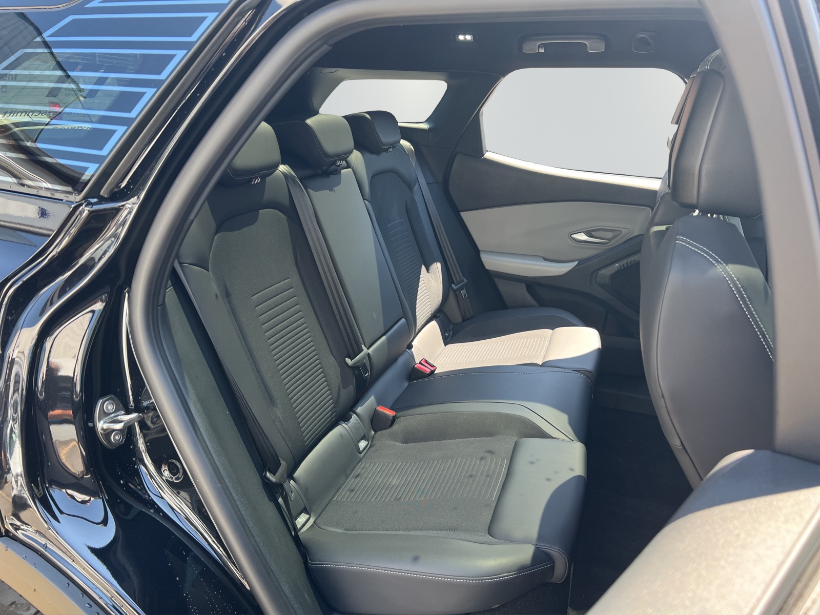 FORD Explorer Extended Range Premiu-image-12