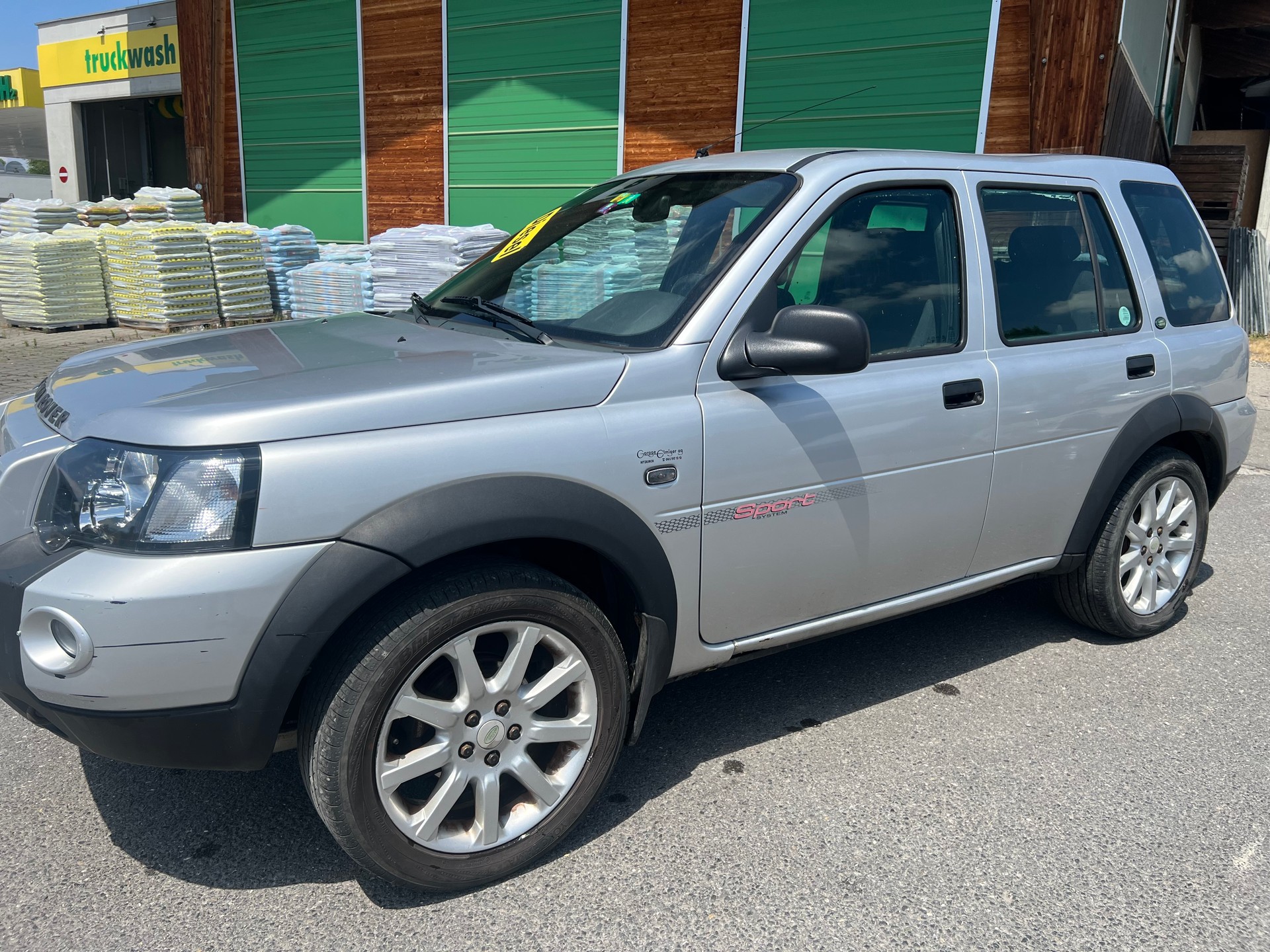 LAND ROVER Freelander 2.0 Td4 Sport Wagon-image-1
