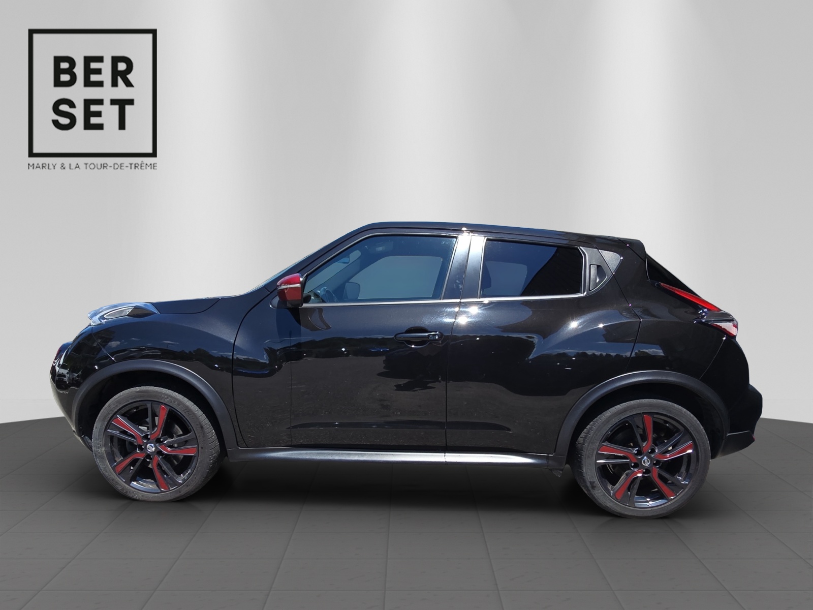 NISSAN Juke 1.6 DIG-T N-Connecta 4x4-showroom-element-1