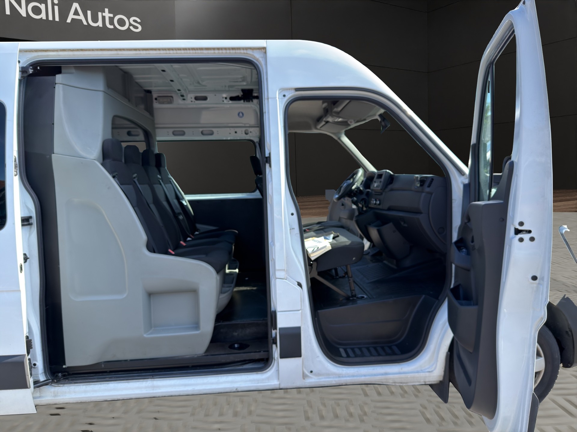 RENAULT Master T35 ENERGY 2.3dCi 150 L2H2-image-8