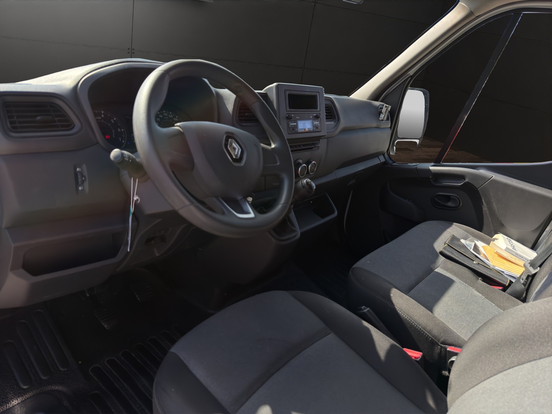 RENAULT Master T35 ENERGY 2.3dCi 150 L2H2-image-10