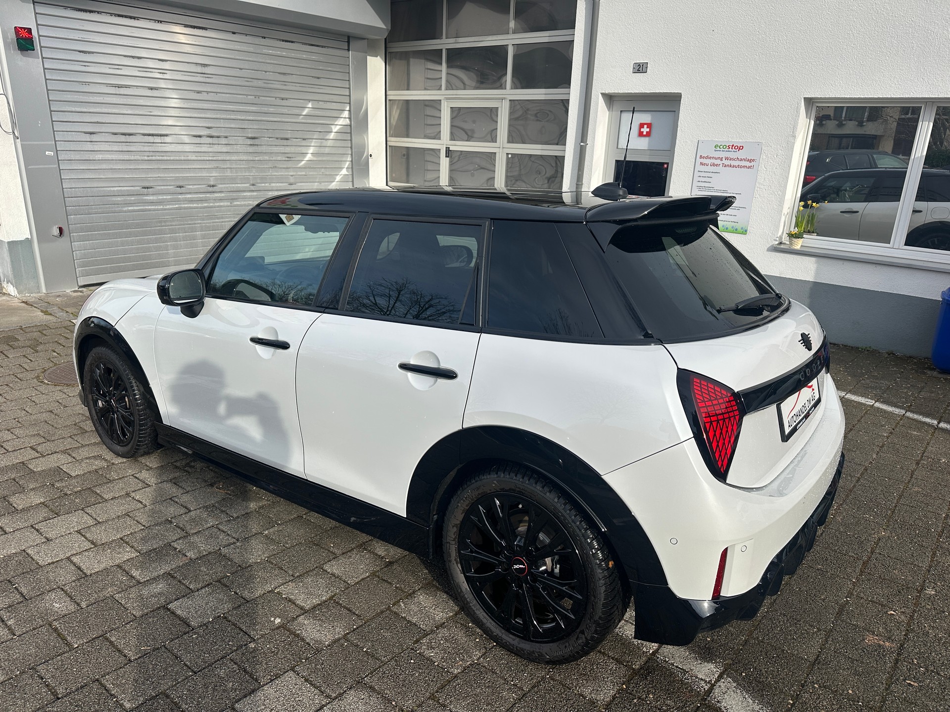 MINI Cooper S DKG-showroom-element-3