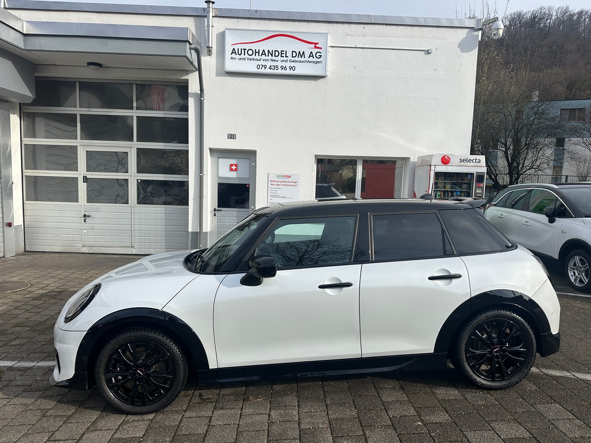 MINI Cooper S DKG-showroom-element-2