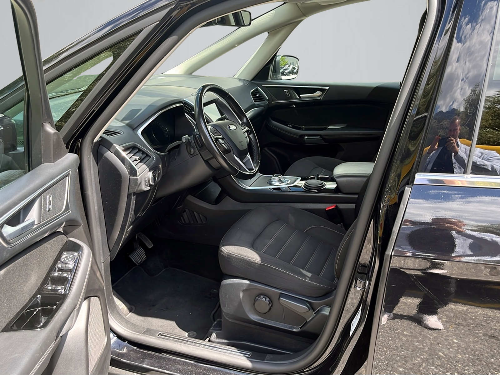 FORD Galaxy 2.0 TDCi Tirend AWD Automatic-showroom-element-3