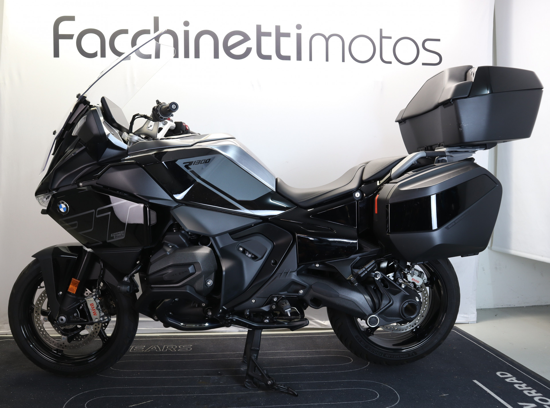 BMW R 1300 RT Triple Black Service inclus 06.28-image-1